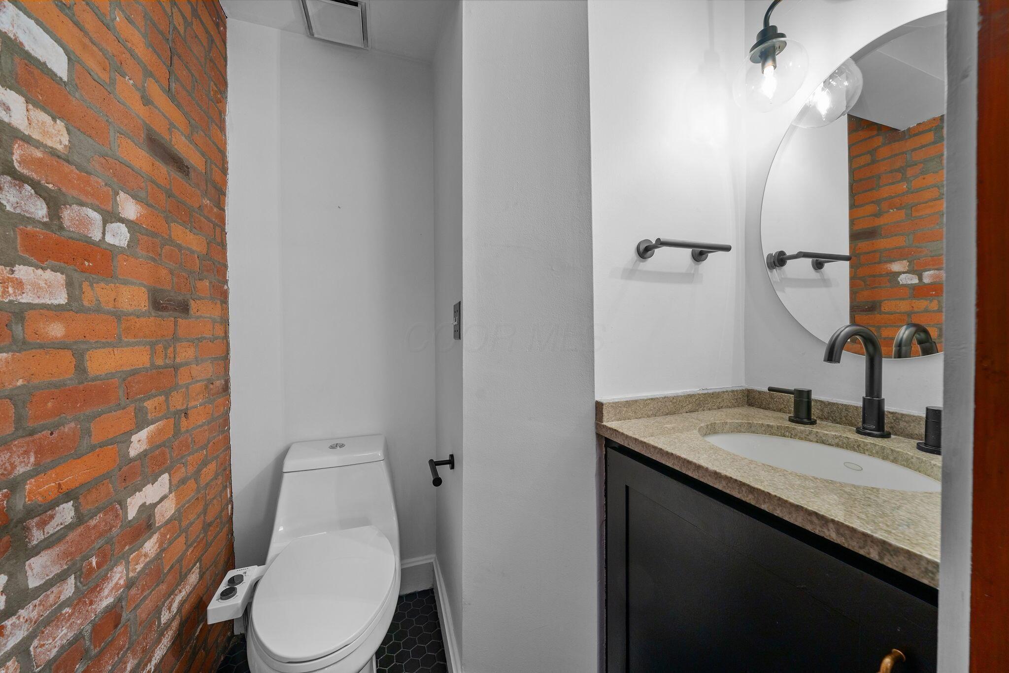 834 S Lazelle Street