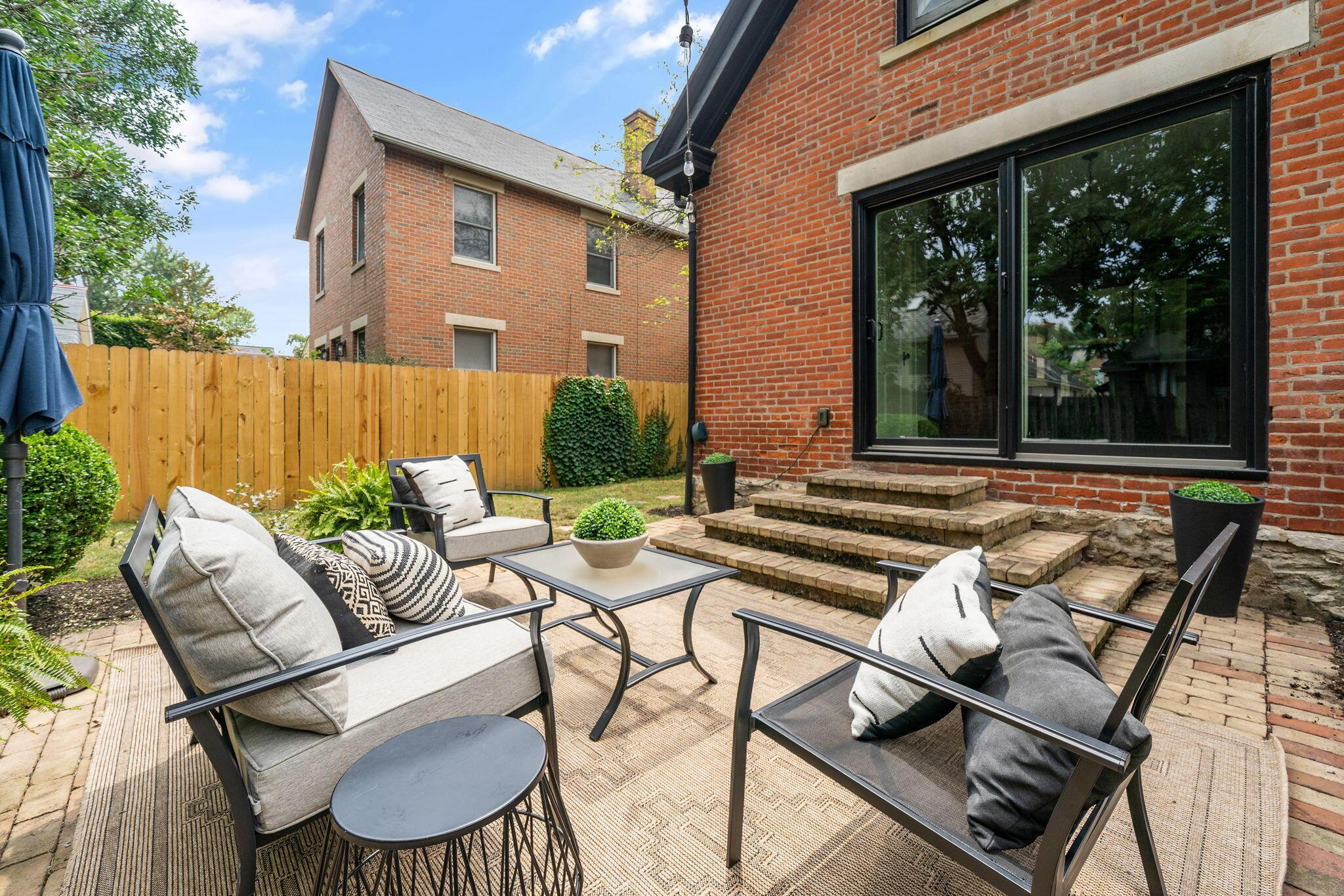 834 S Lazelle Street