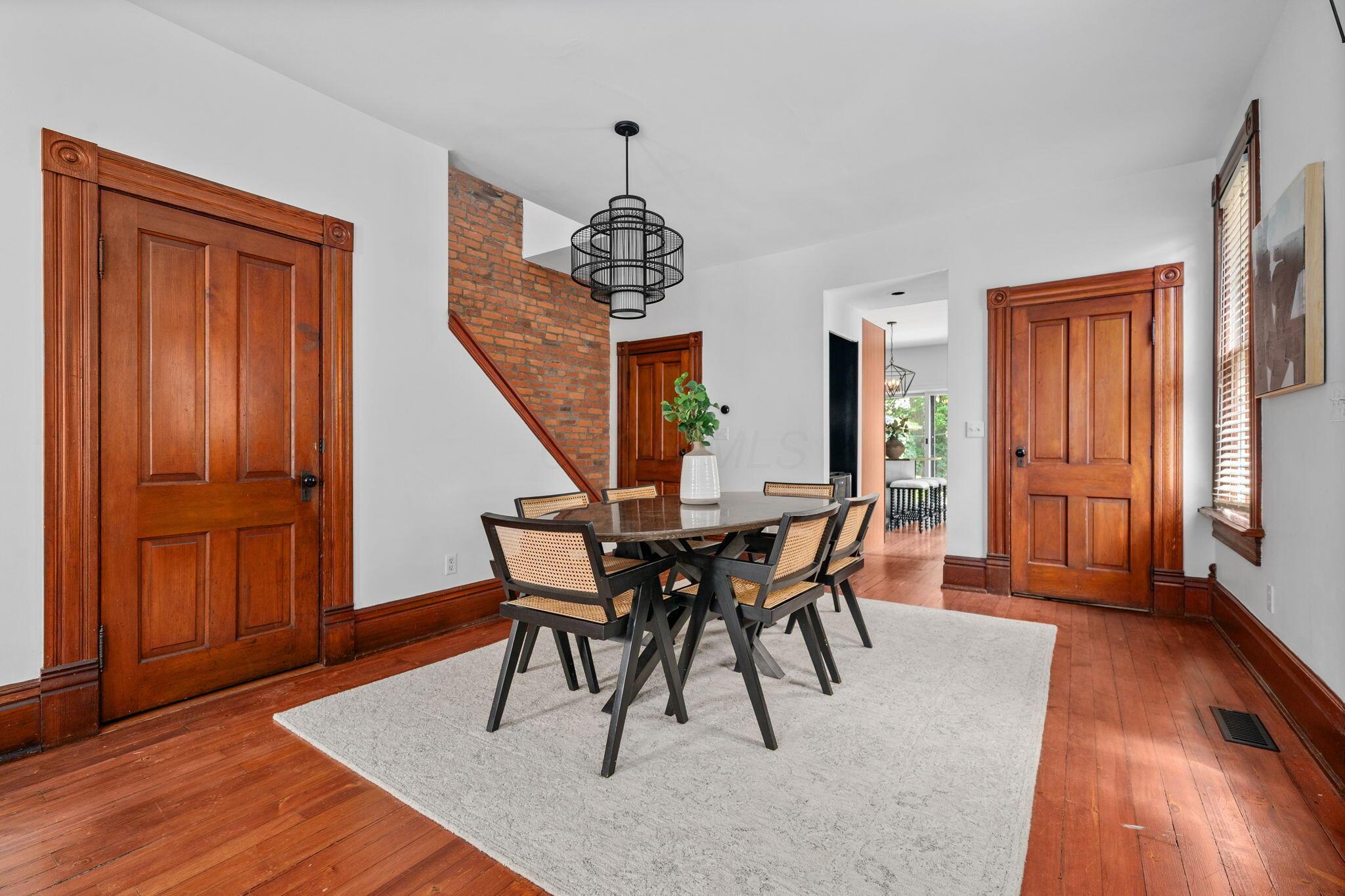 834 S Lazelle Street