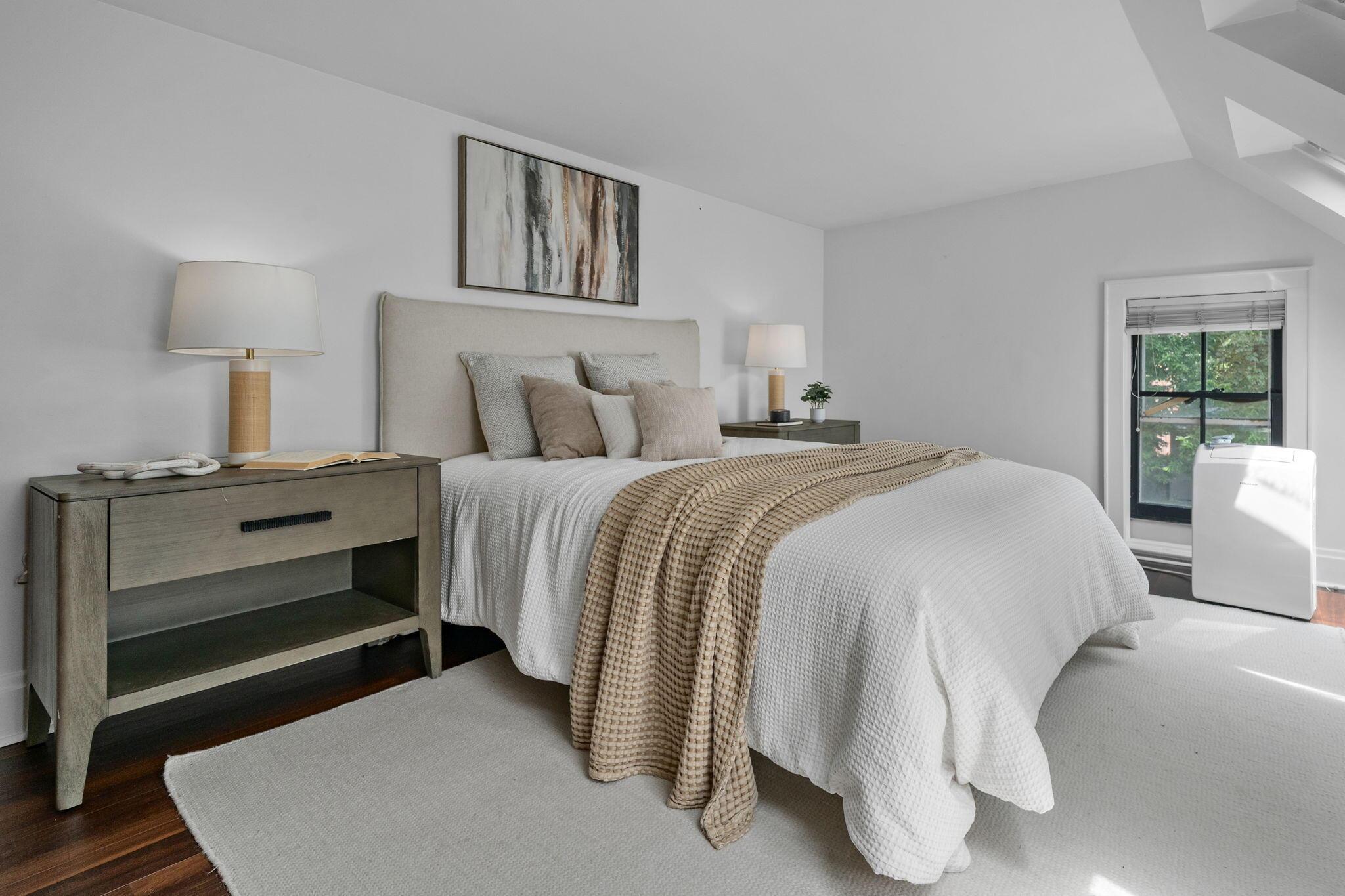 834 S Lazelle Street