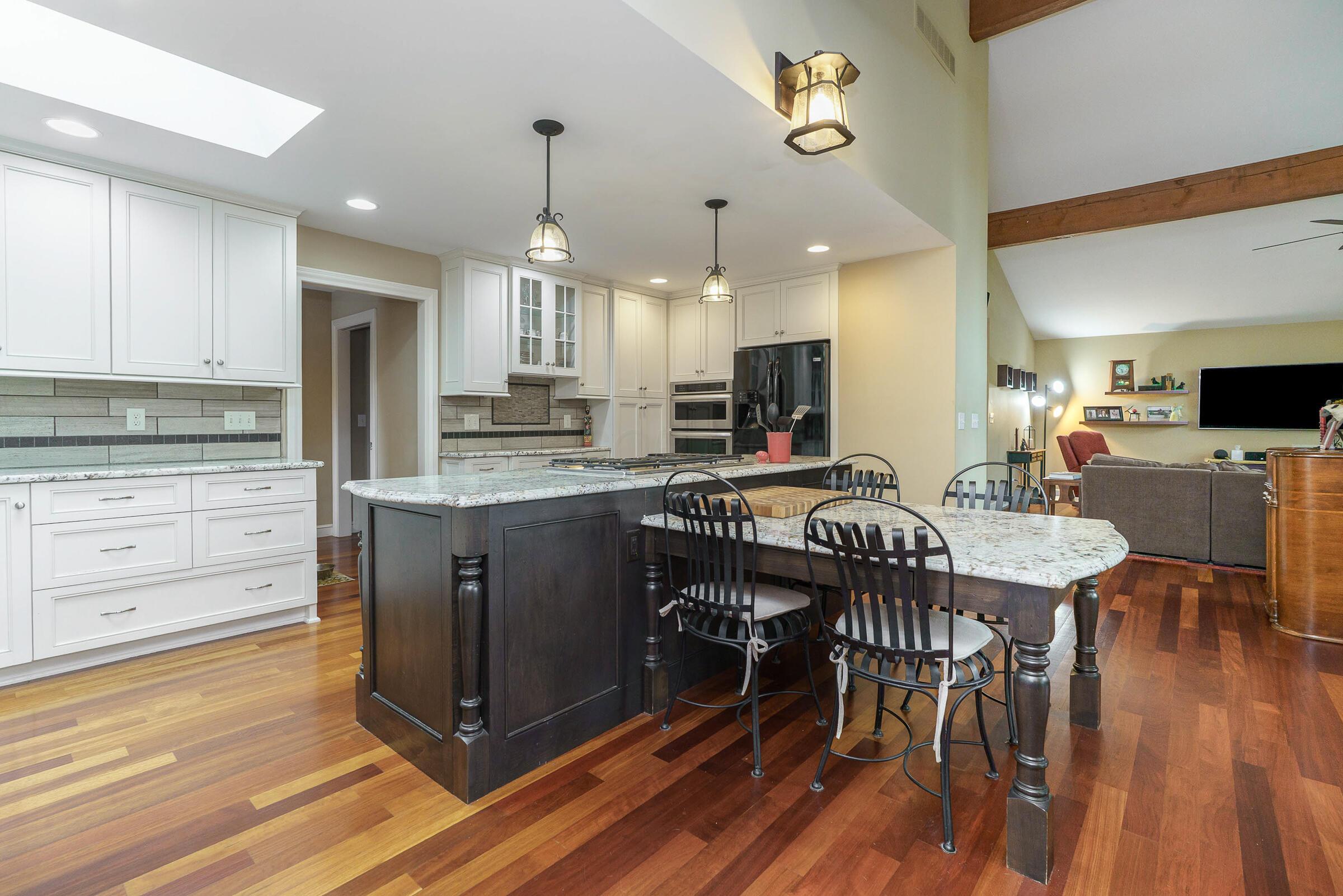 6533 Lake Of The Woods Point