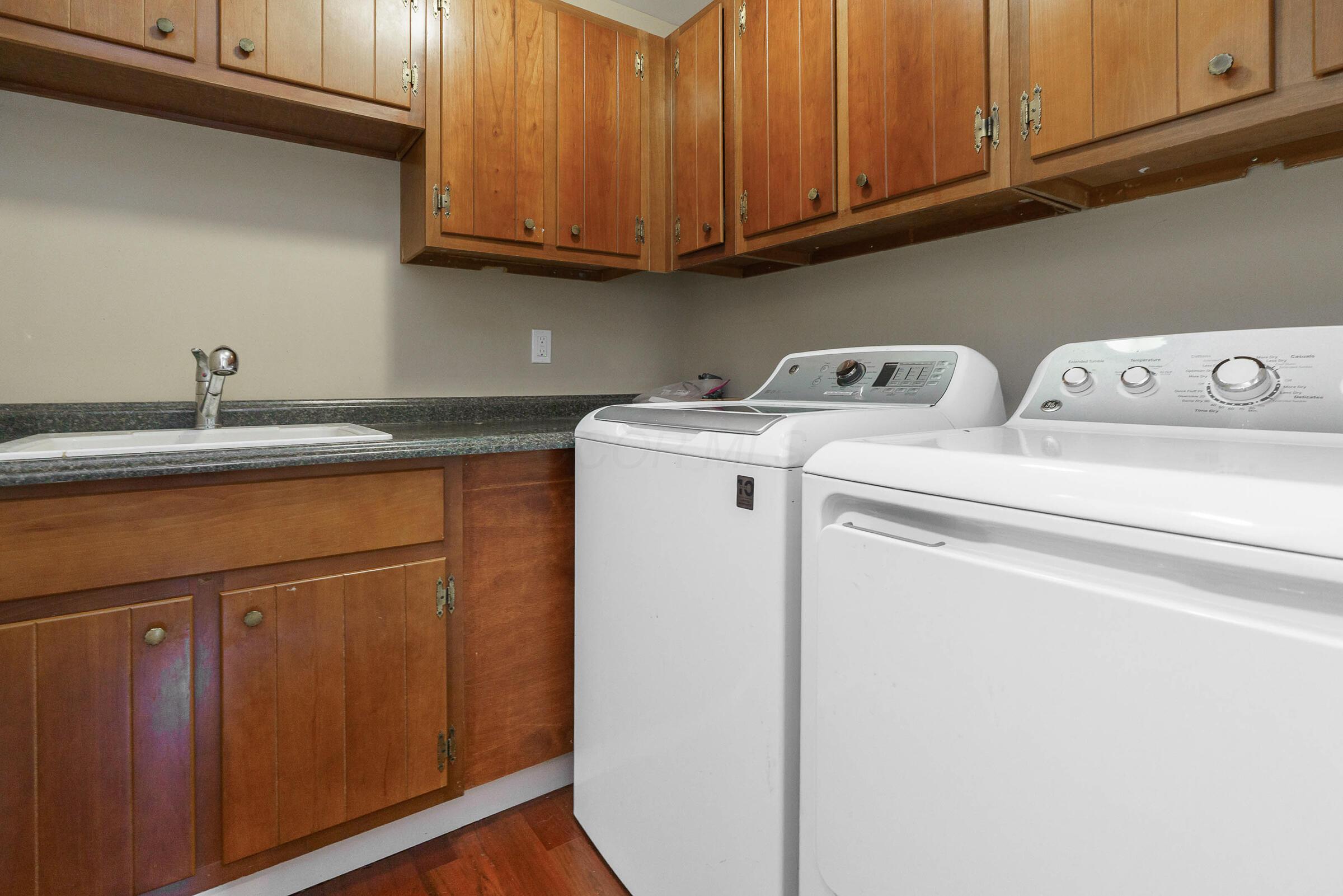 6533 Lake Of The Woods Point