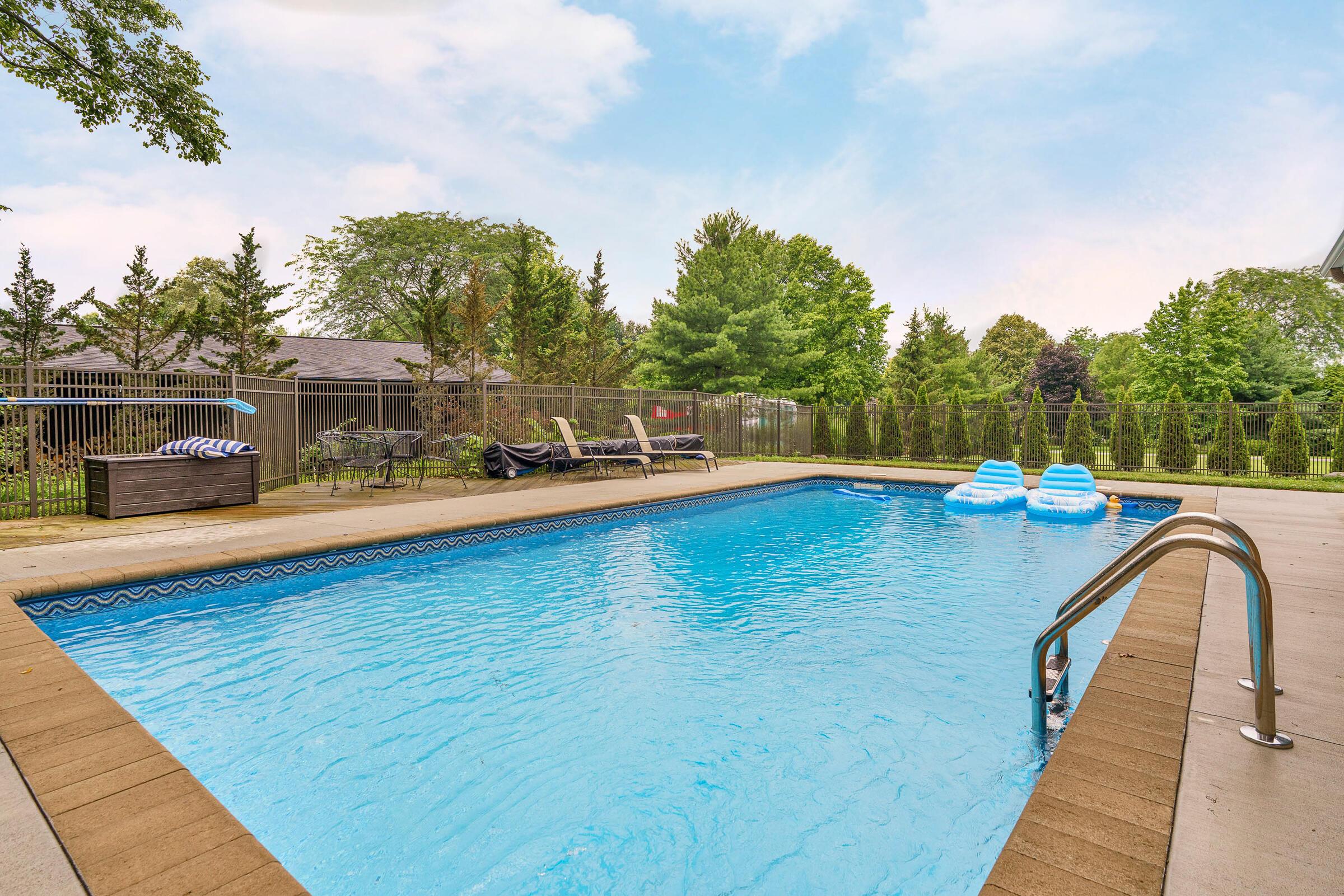 6533 Lake Of The Woods Point