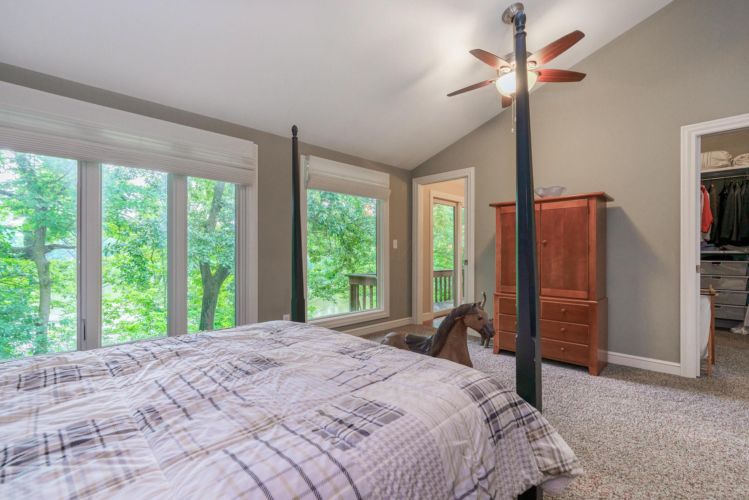 6533 Lake Of The Woods Point