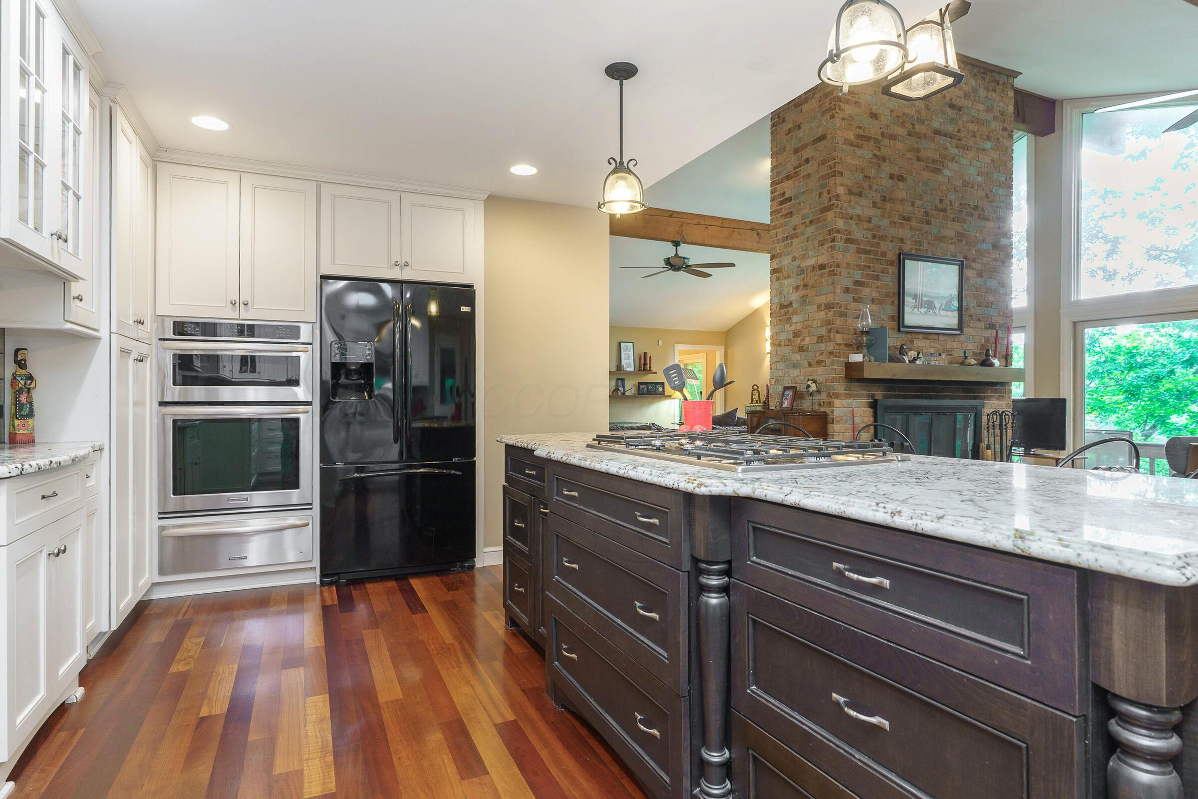 6533 Lake Of The Woods Point