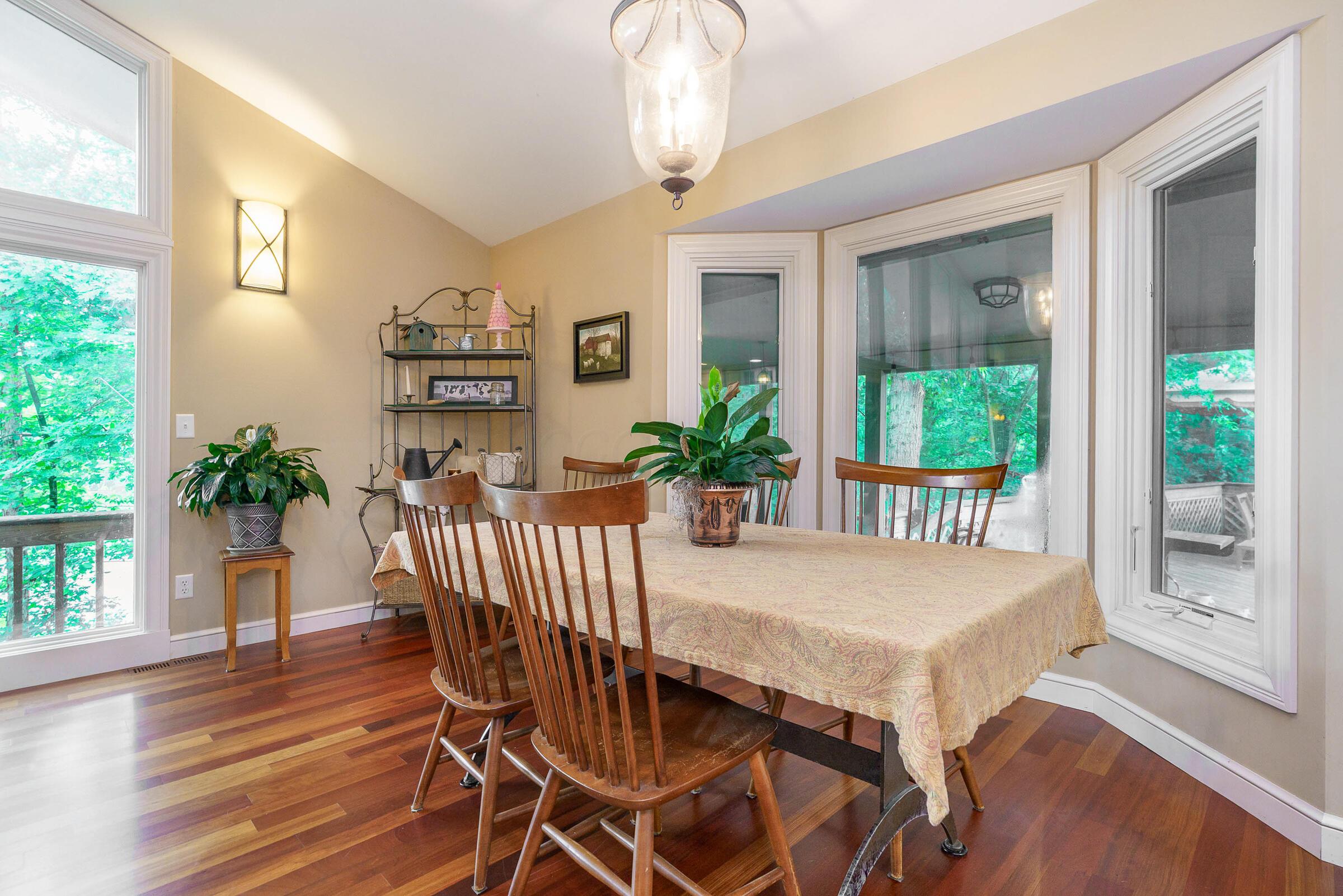 6533 Lake Of The Woods Point