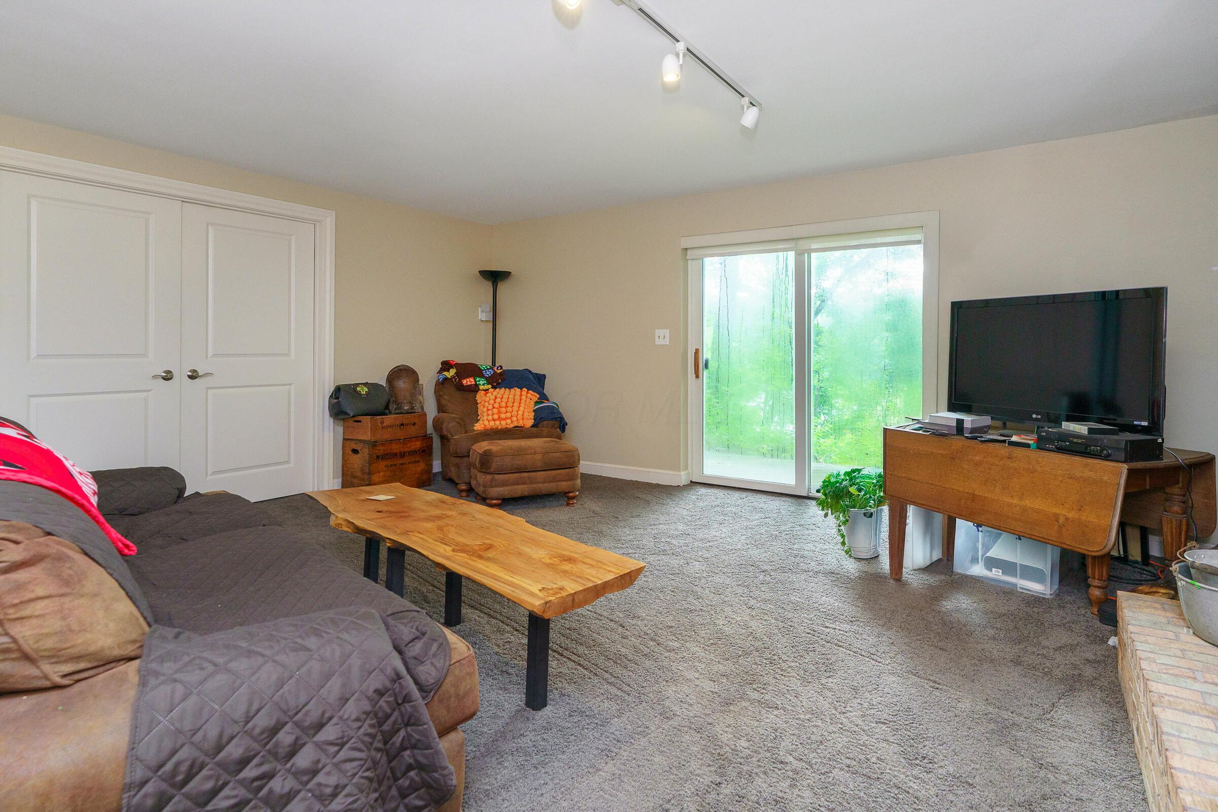 6533 Lake Of The Woods Point