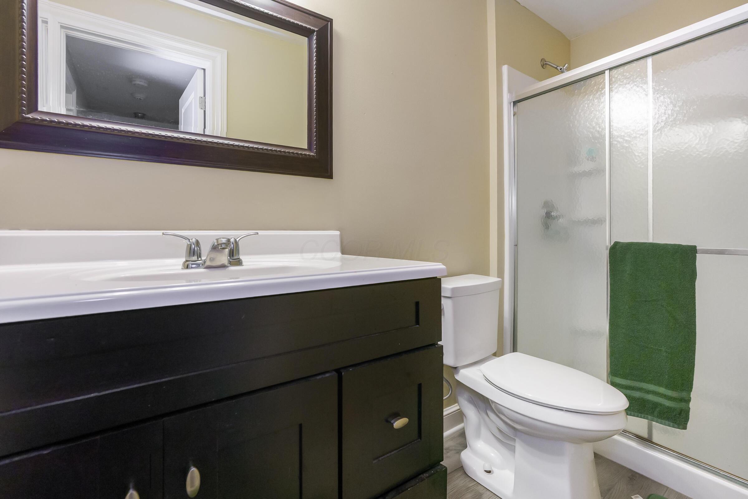 6533 Lake Of The Woods Point