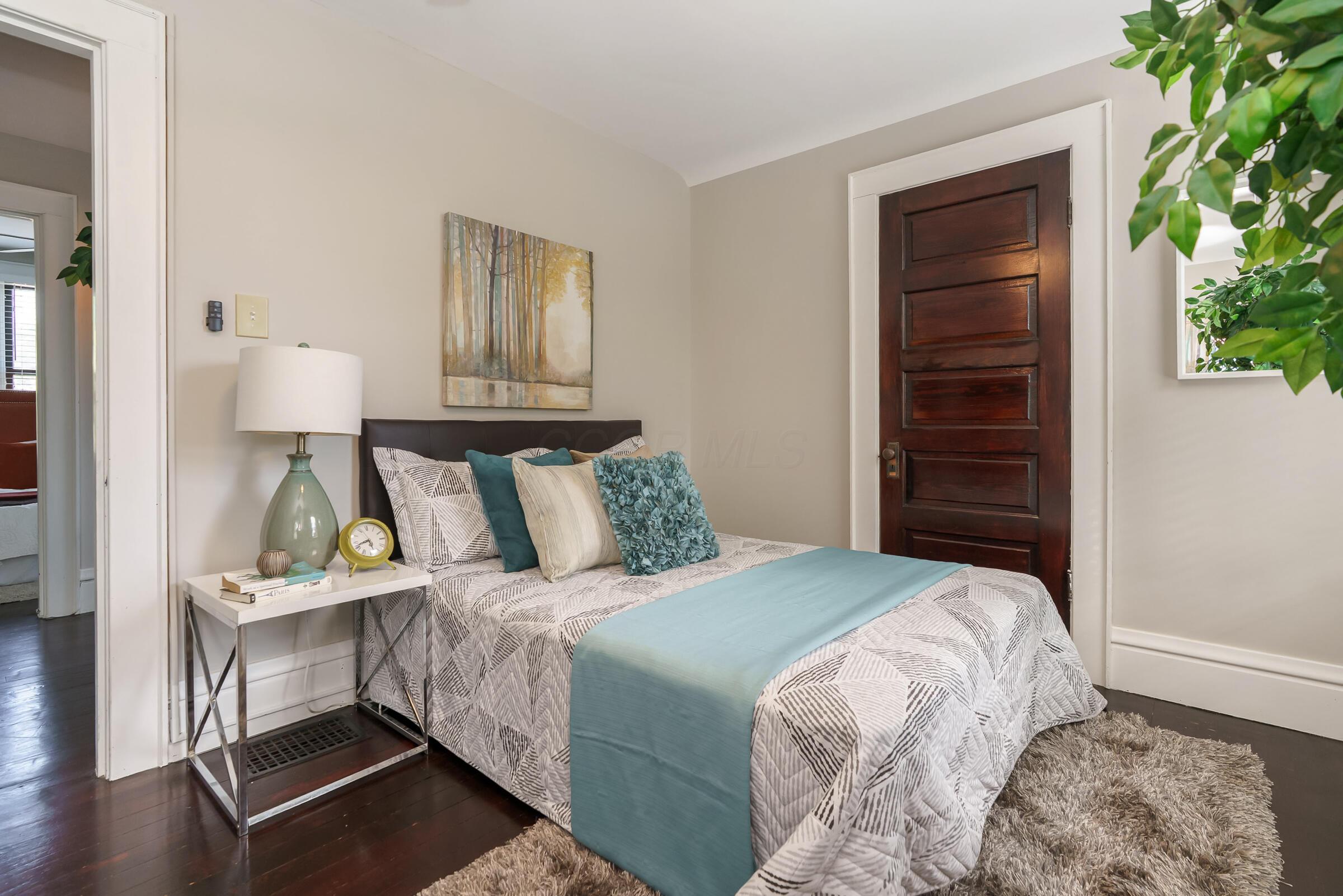 866 S Lazelle Street