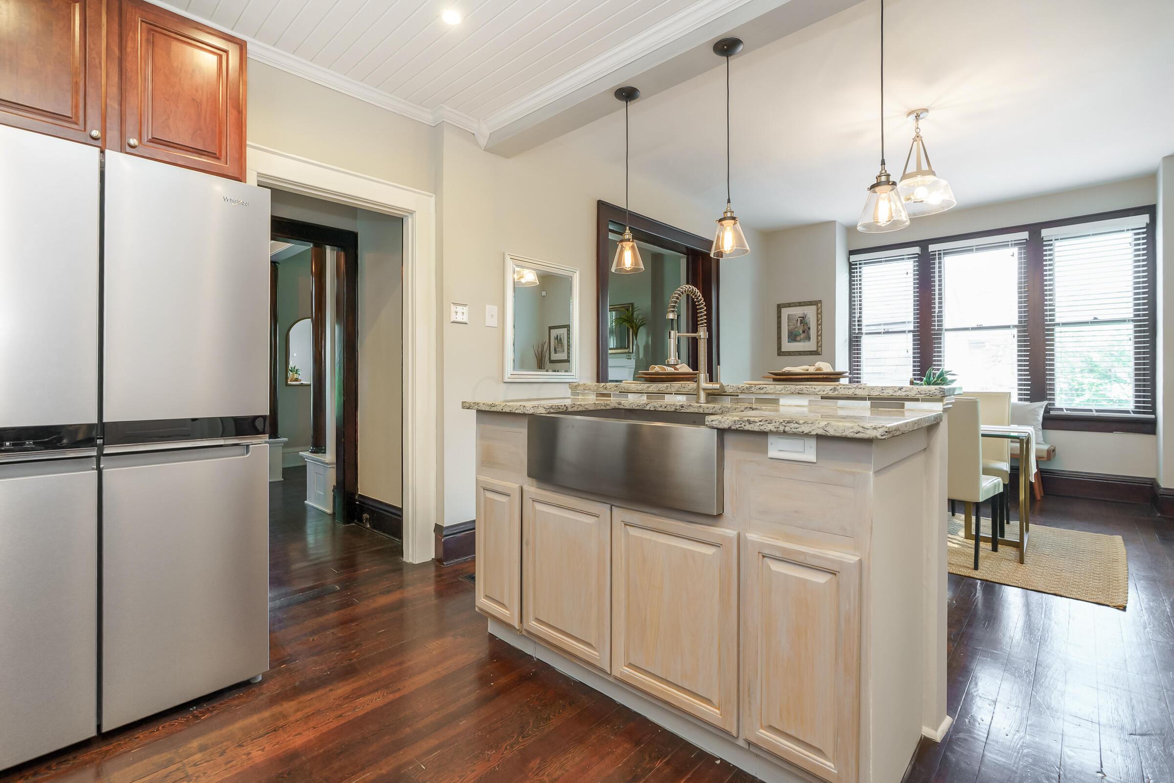 866 S Lazelle Street