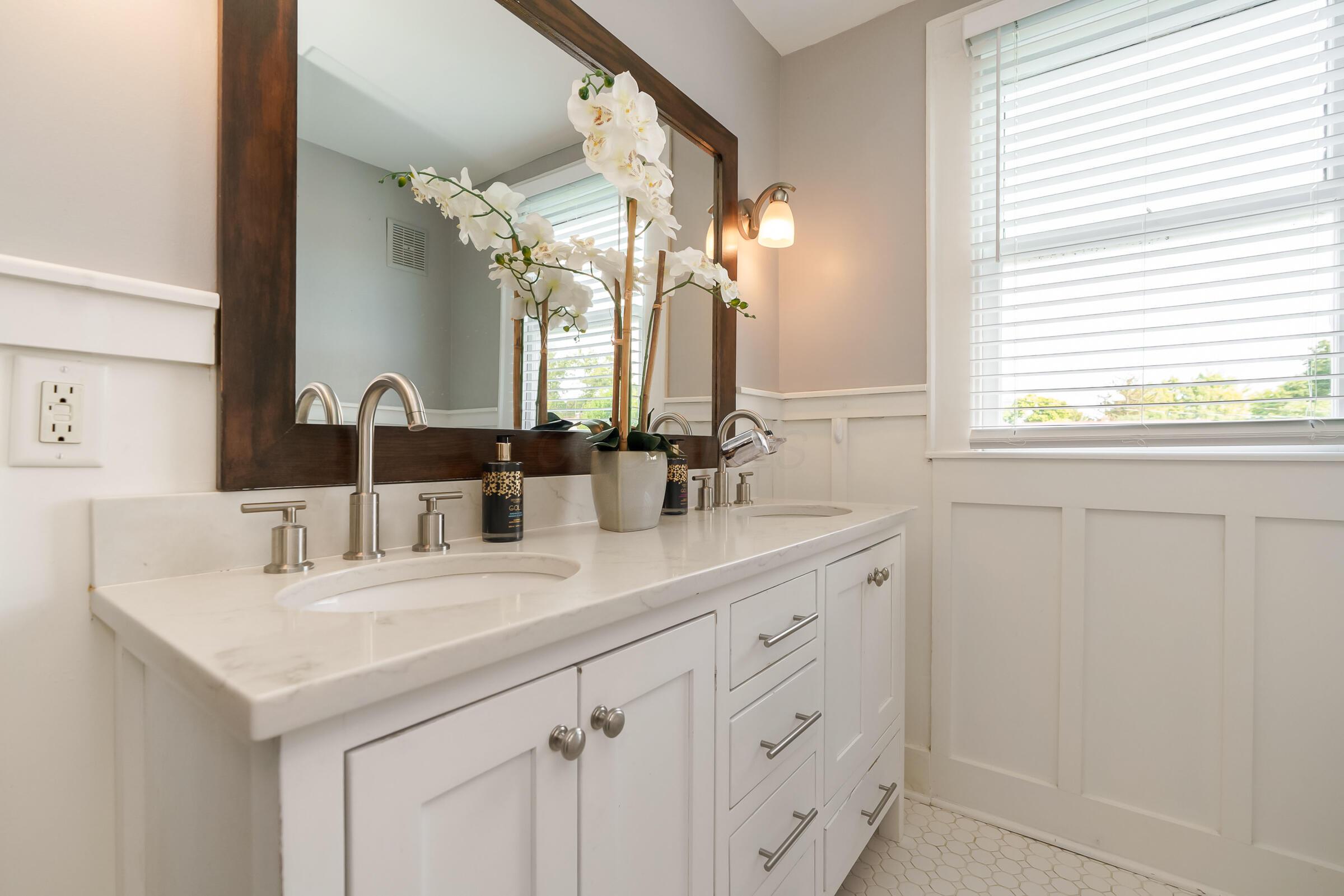 866 S Lazelle Street