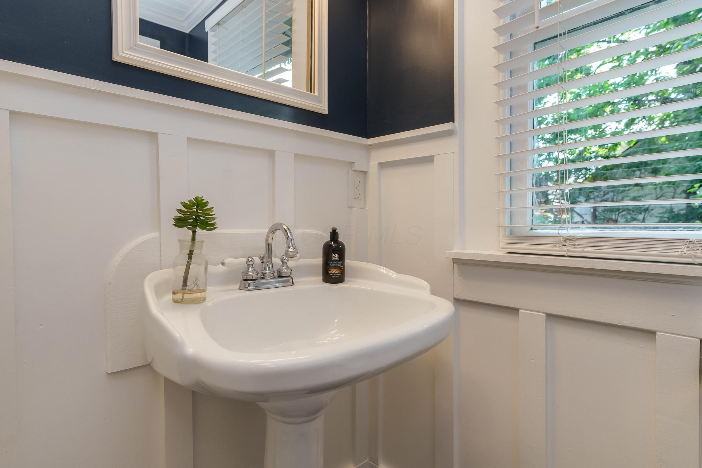 866 S Lazelle Street