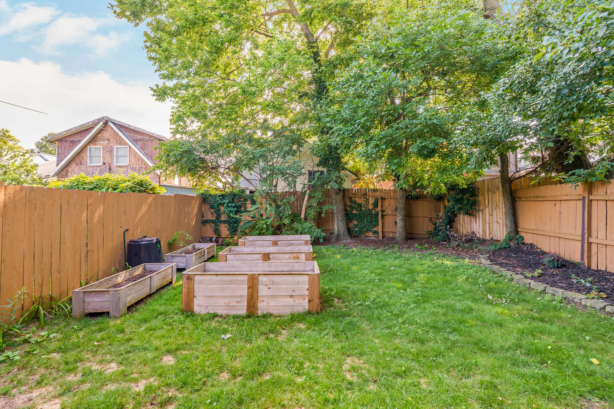 866 S Lazelle Street