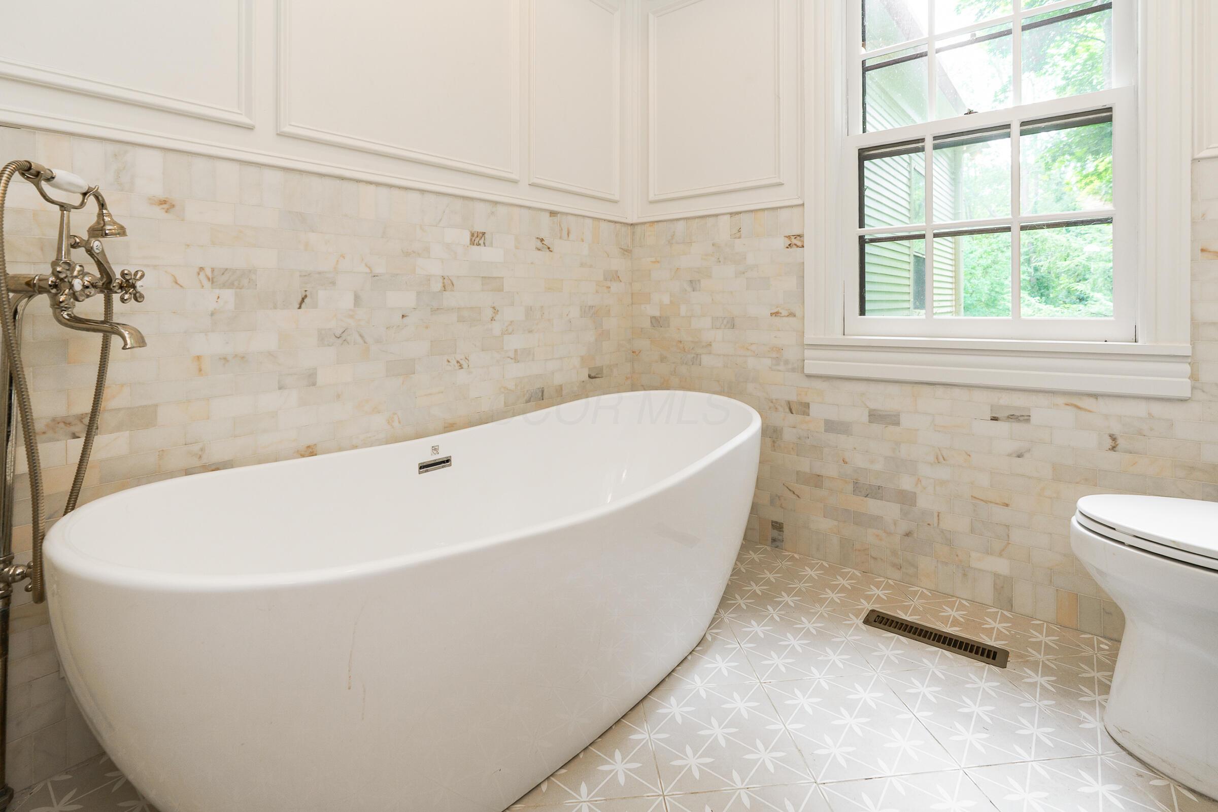 2865 Leitnaker Road NE