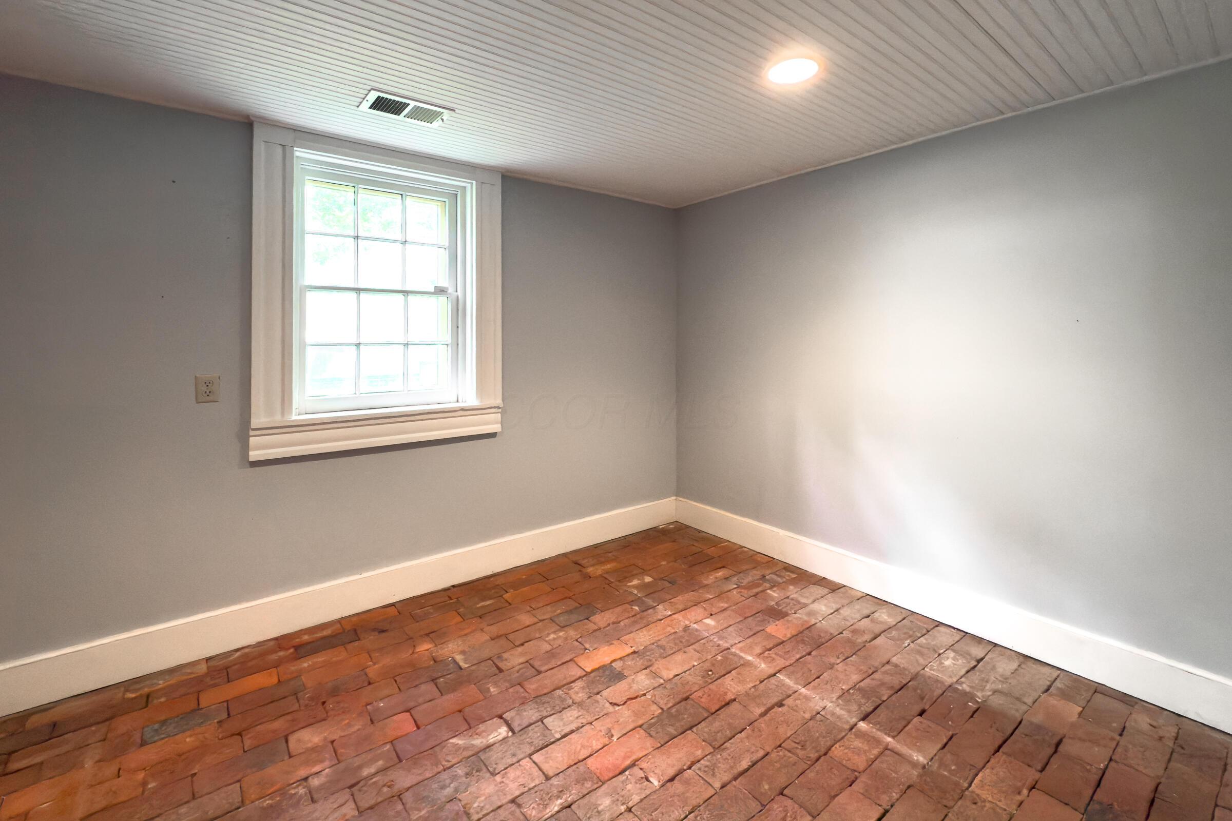 2865 Leitnaker Road NE