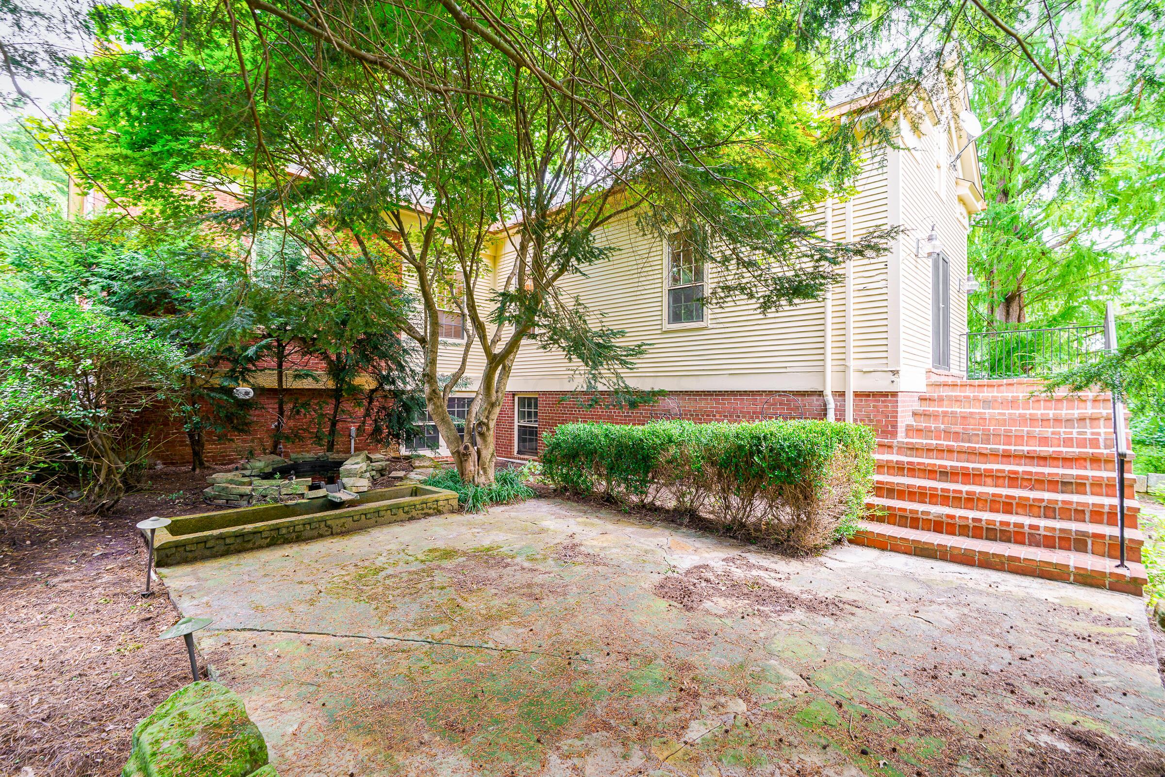 2865 Leitnaker Road NE