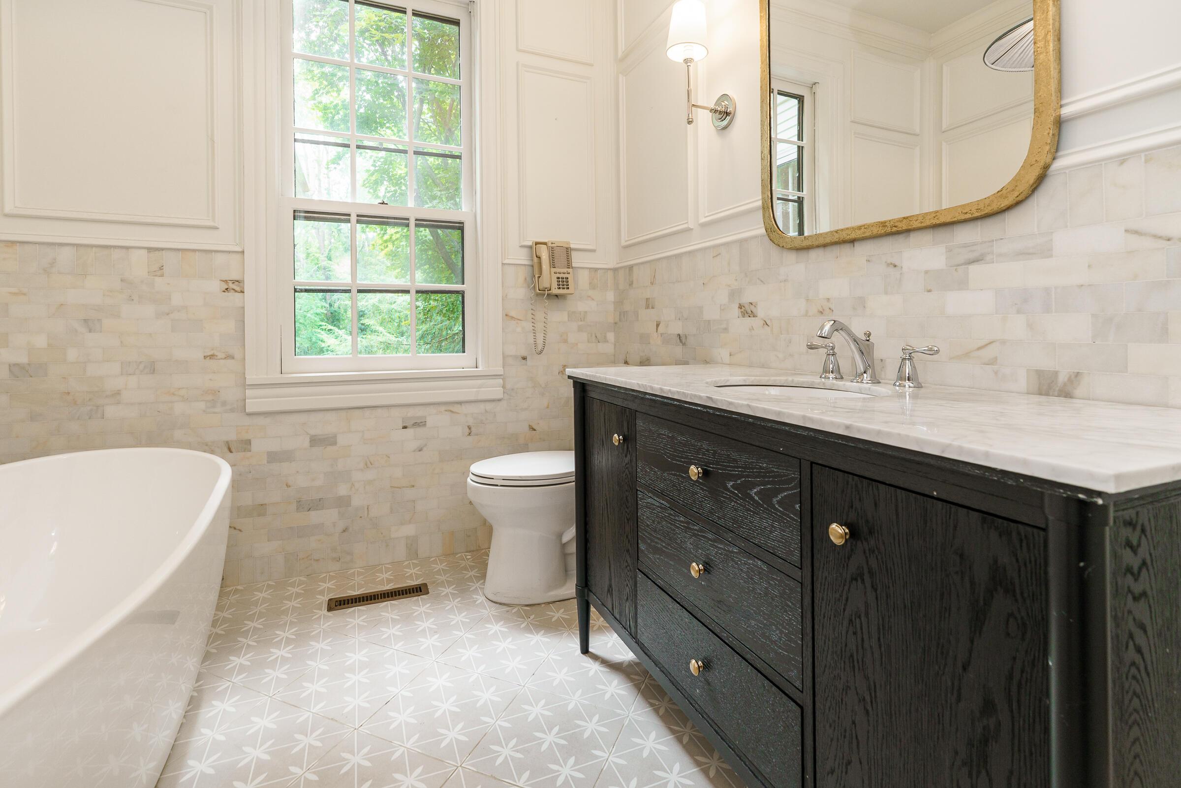 2865 Leitnaker Road NE