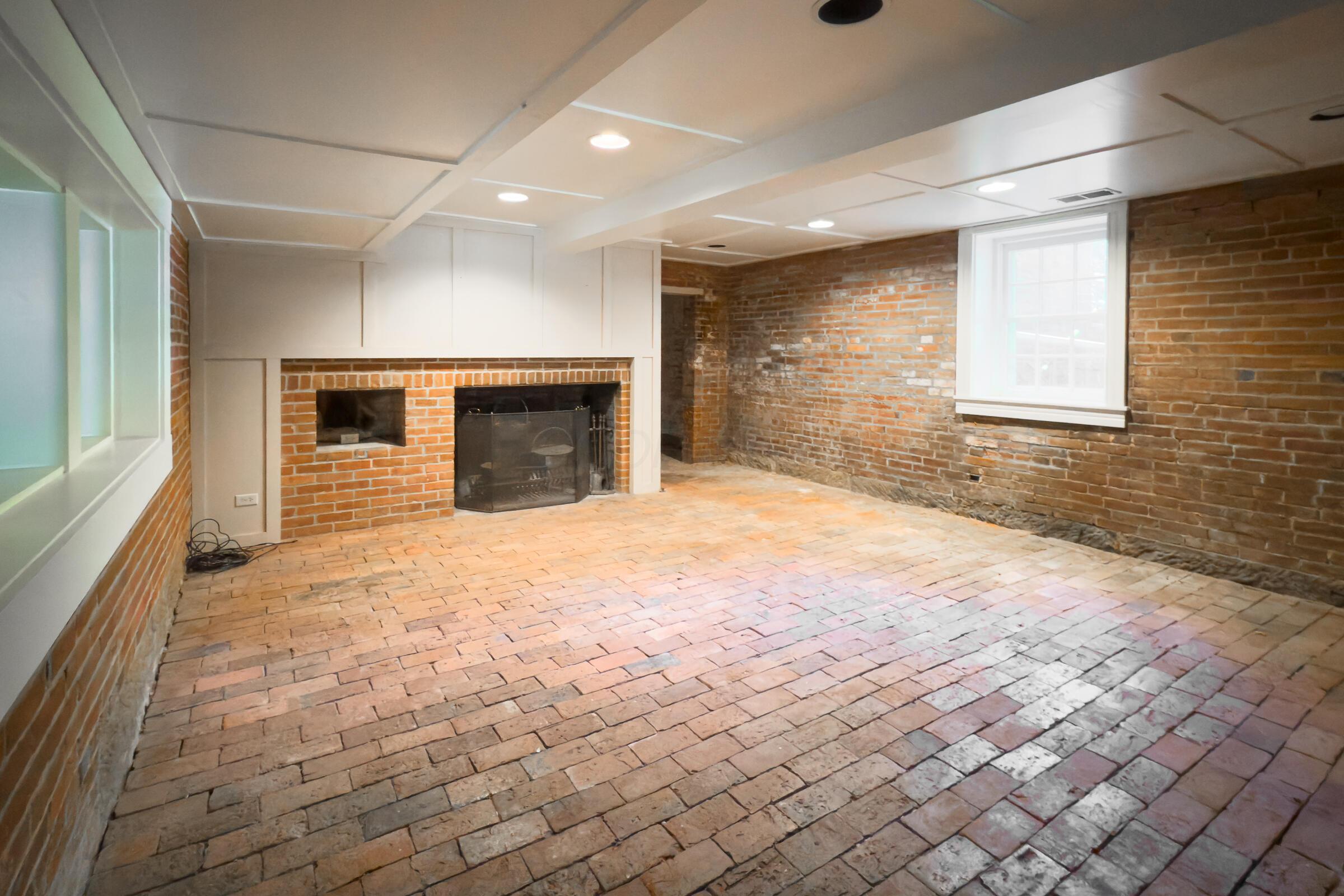 2865 Leitnaker Road NE