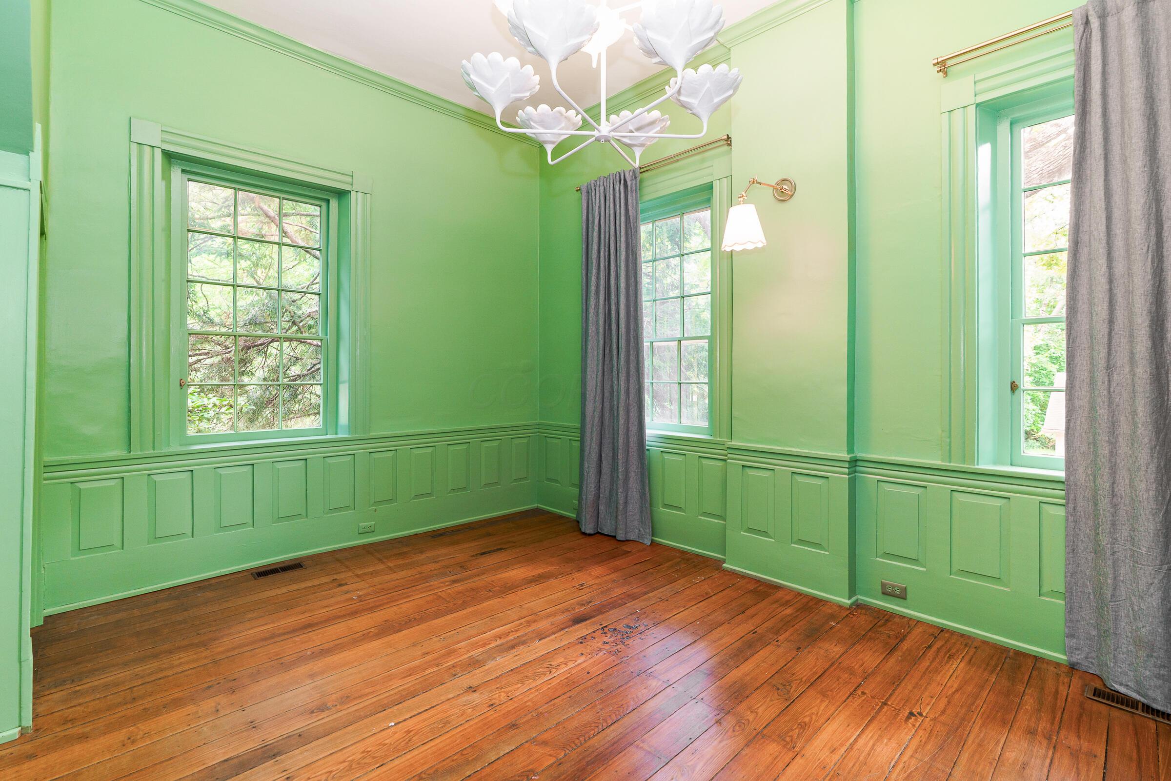 2865 Leitnaker Road NE