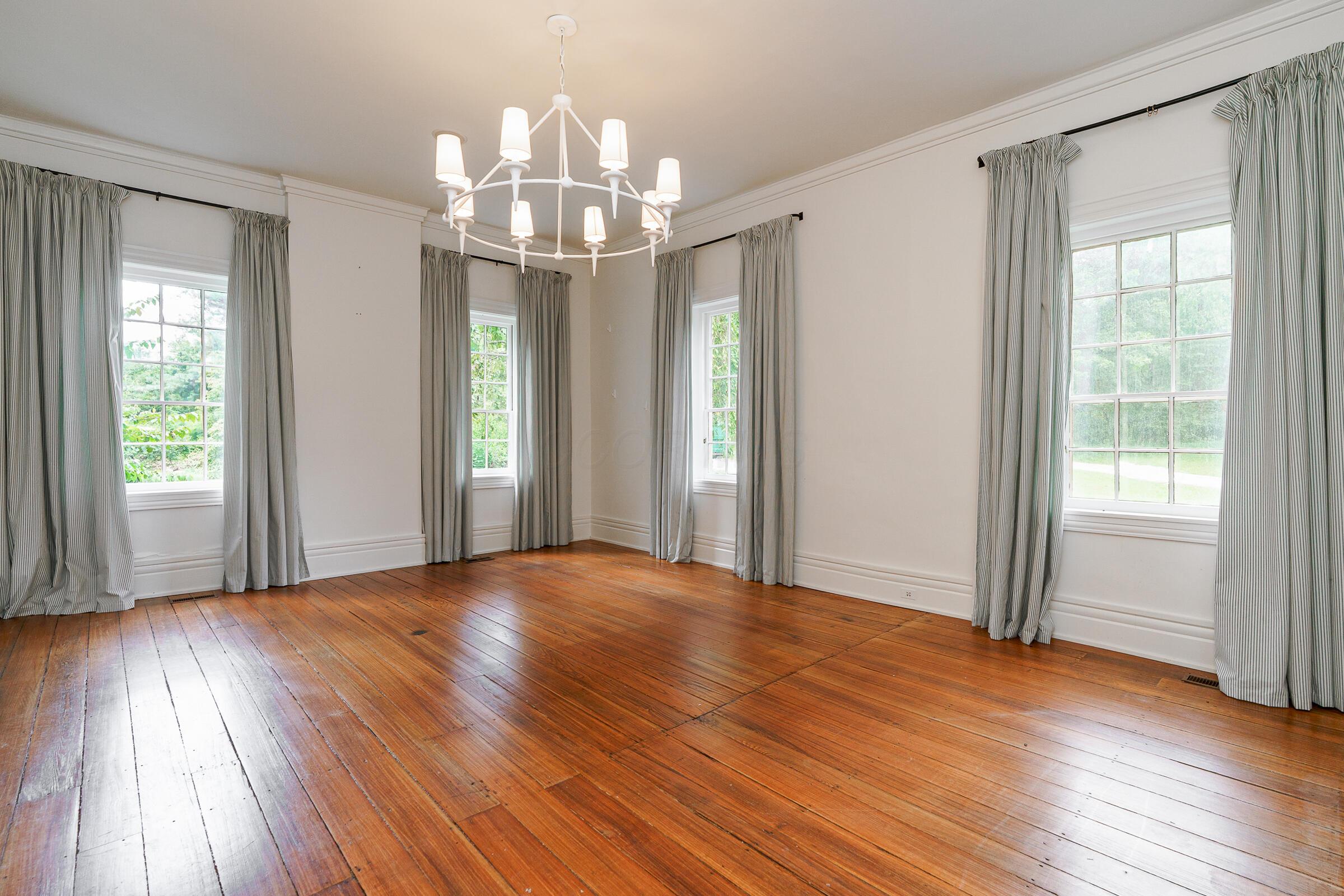 2865 Leitnaker Road NE