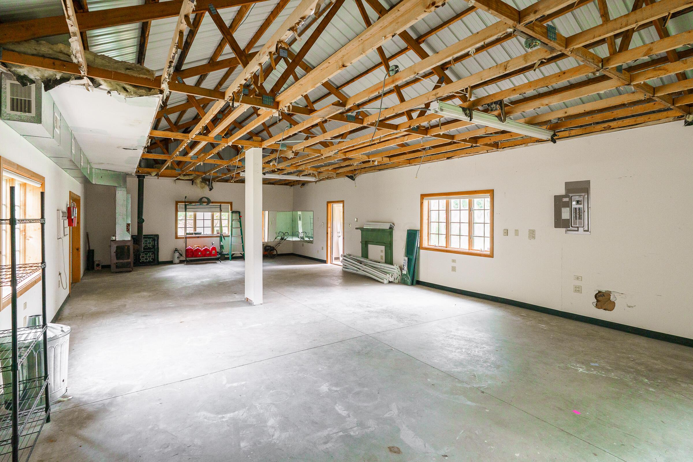 2865 Leitnaker Road NE