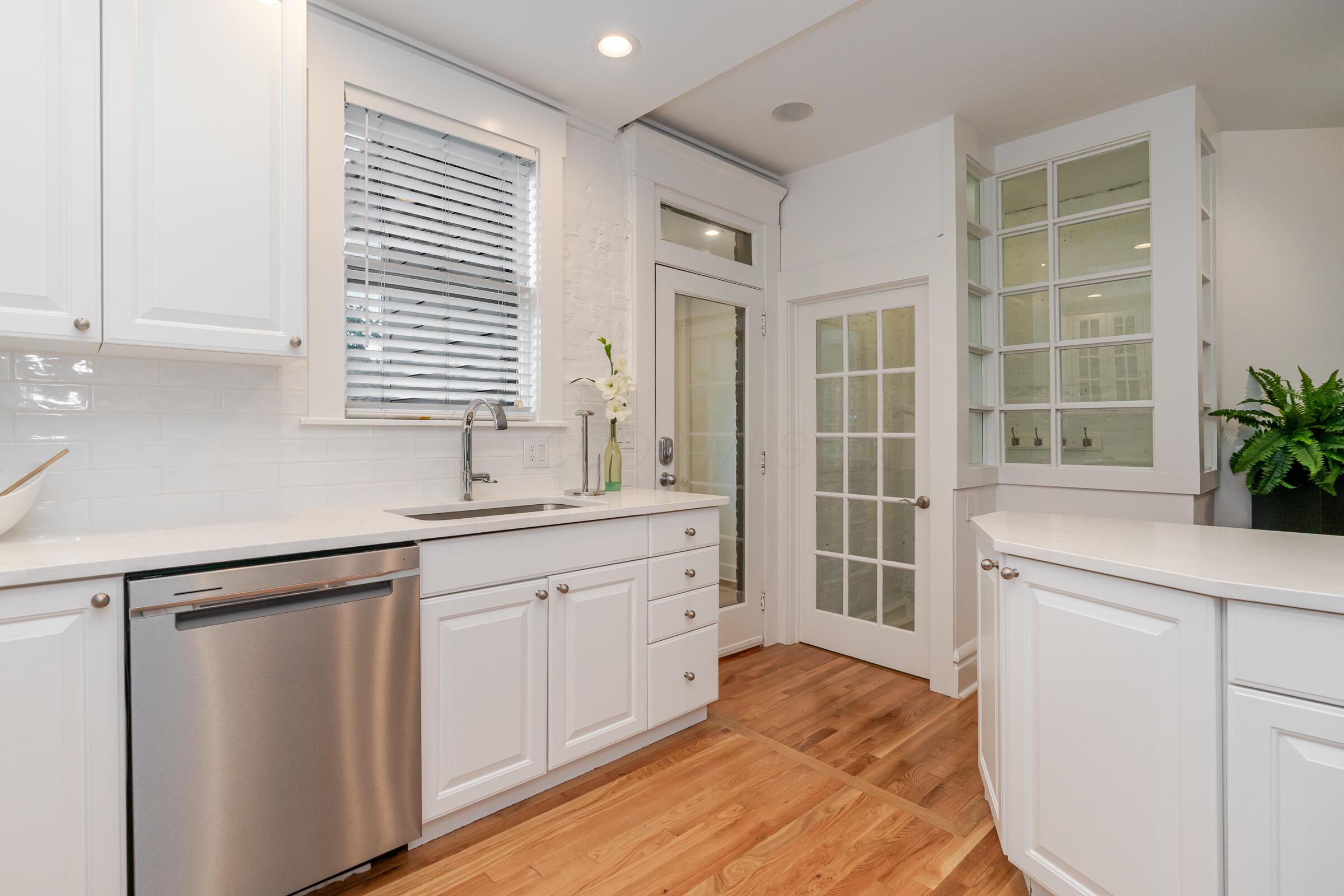 144 E Mithoff Street