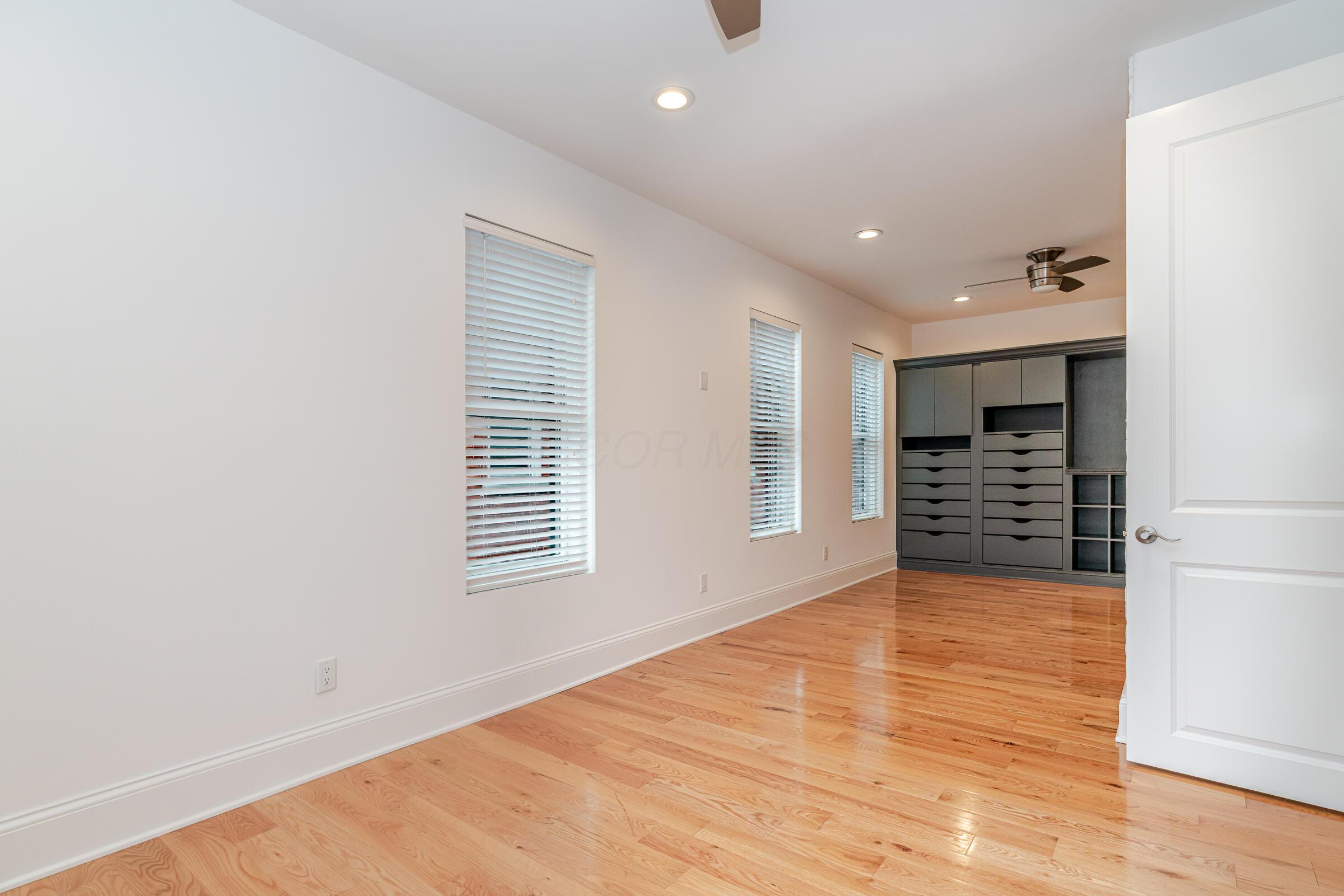 144 E Mithoff Street