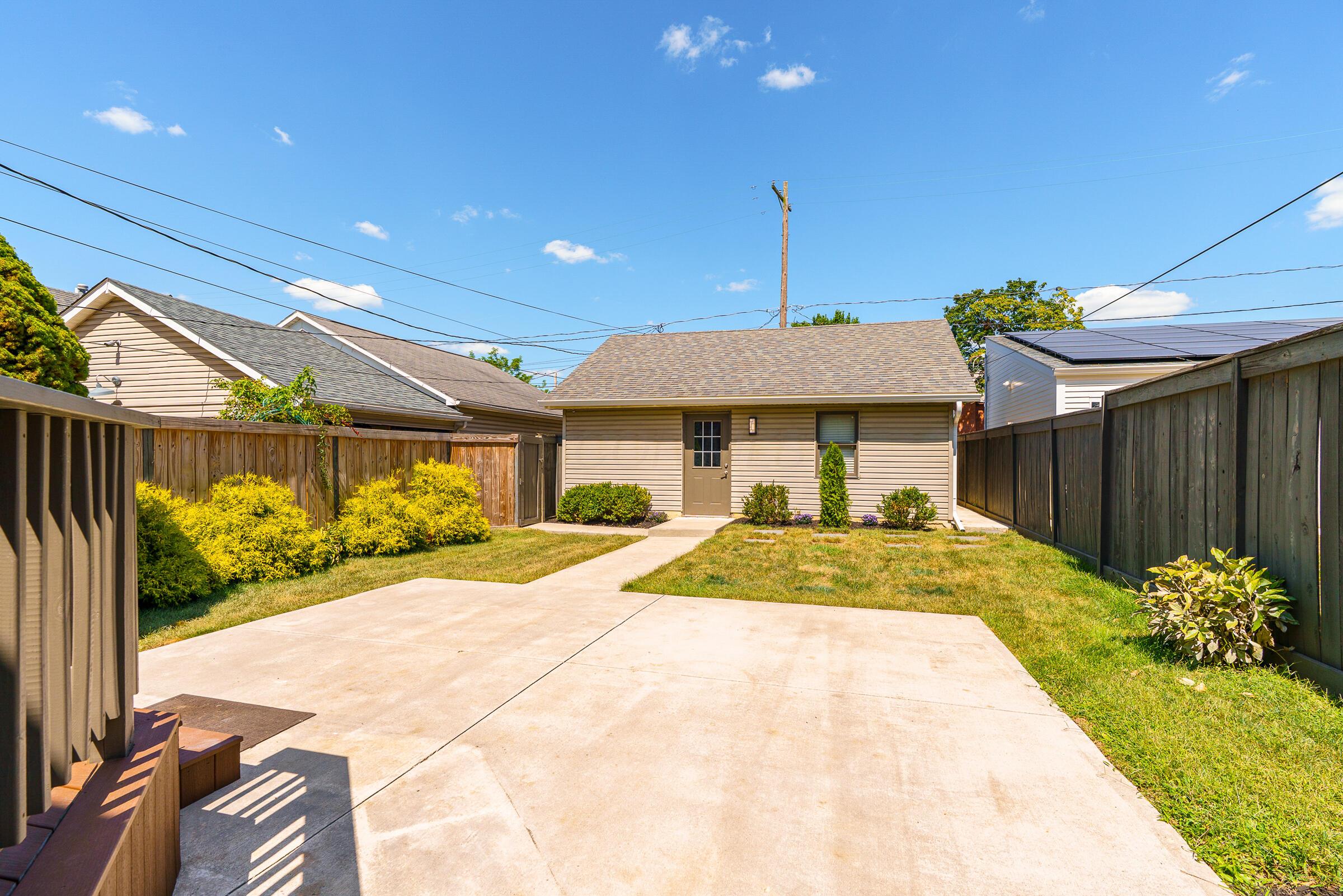 144 E Mithoff Street