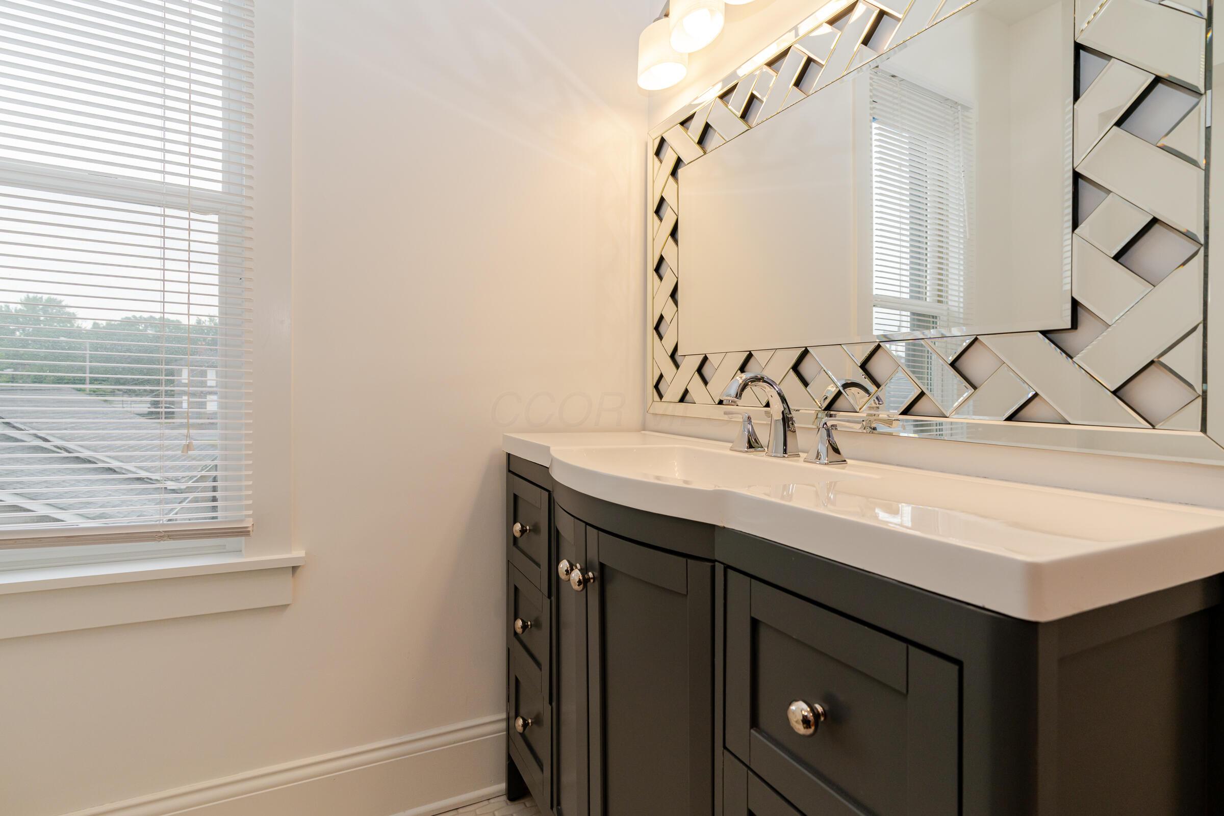 144 E Mithoff Street