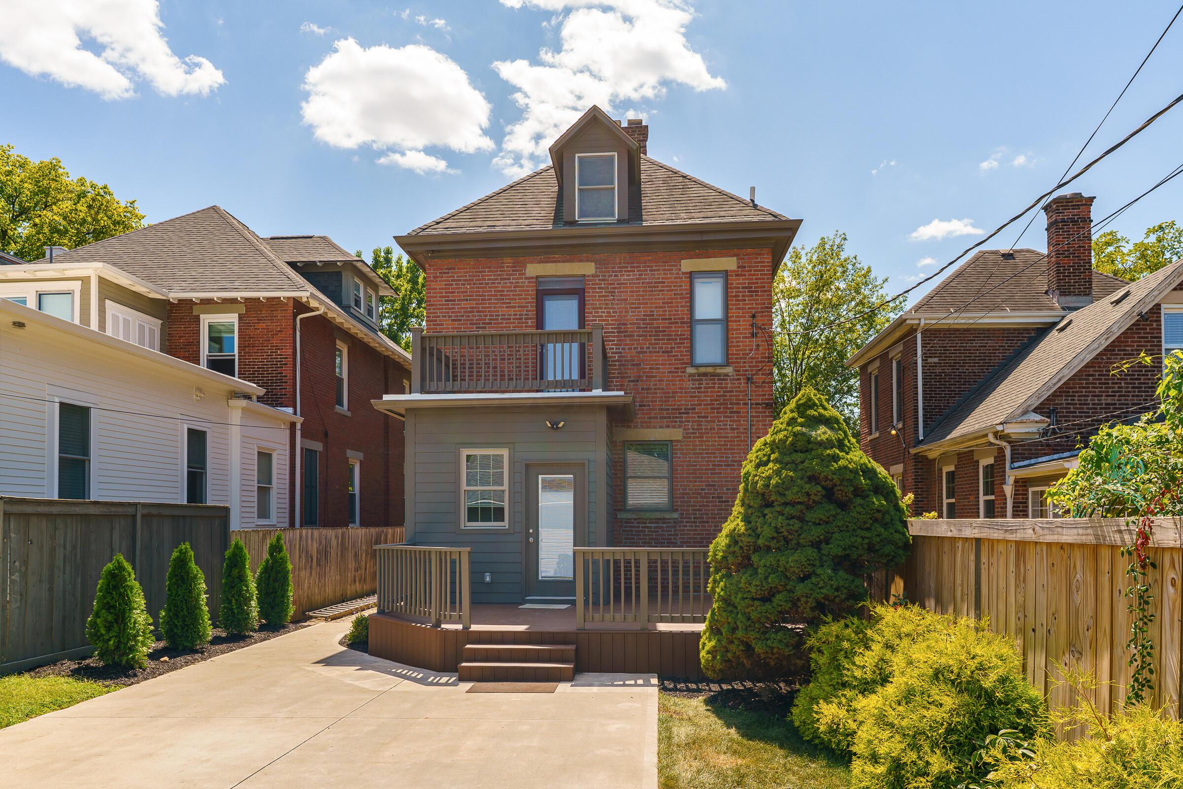 144 E Mithoff Street