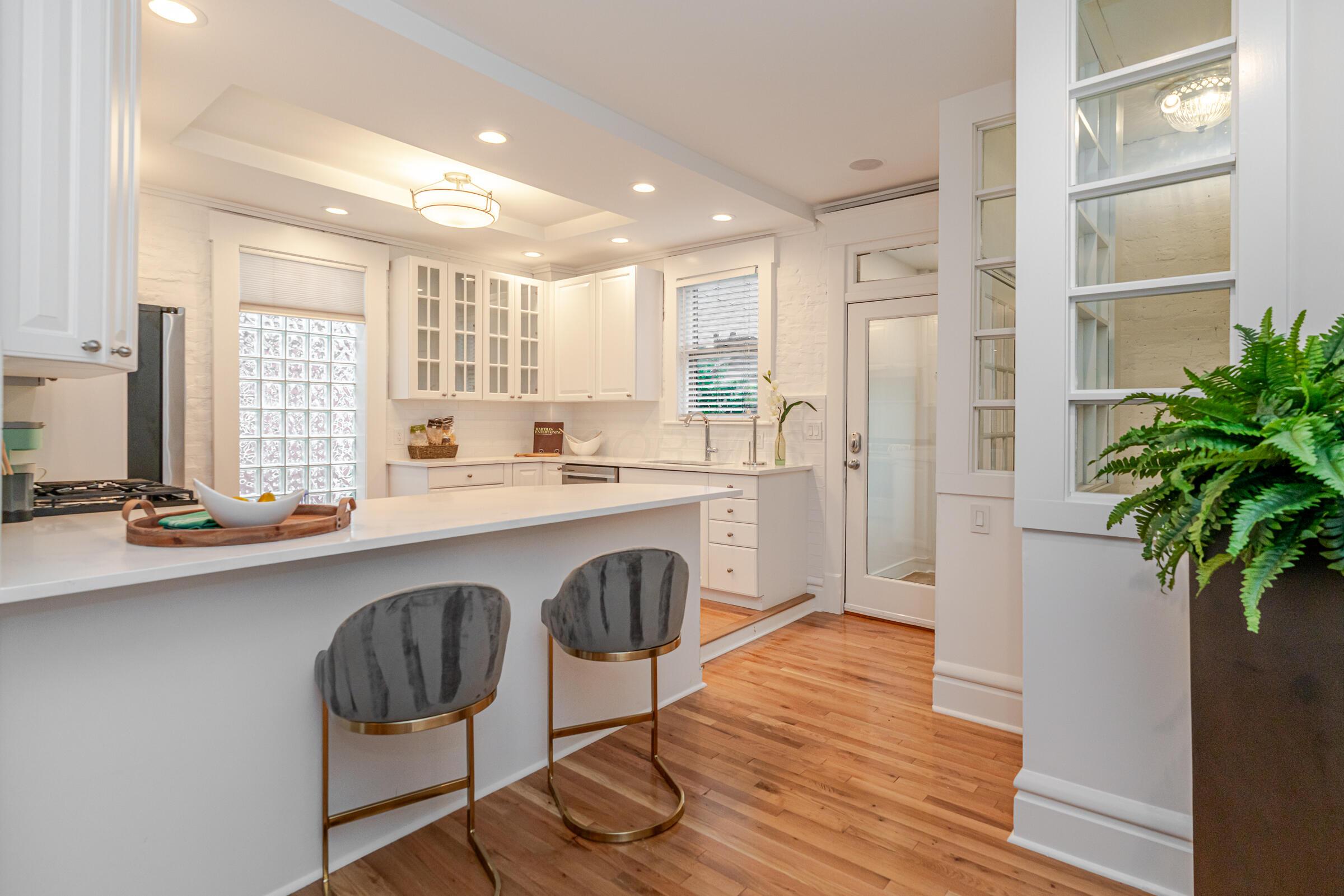 144 E Mithoff Street