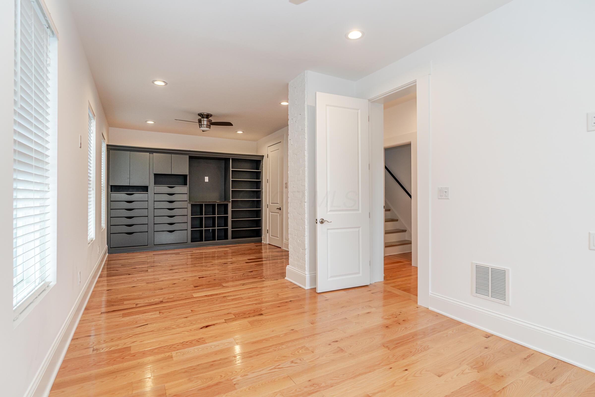 144 E Mithoff Street