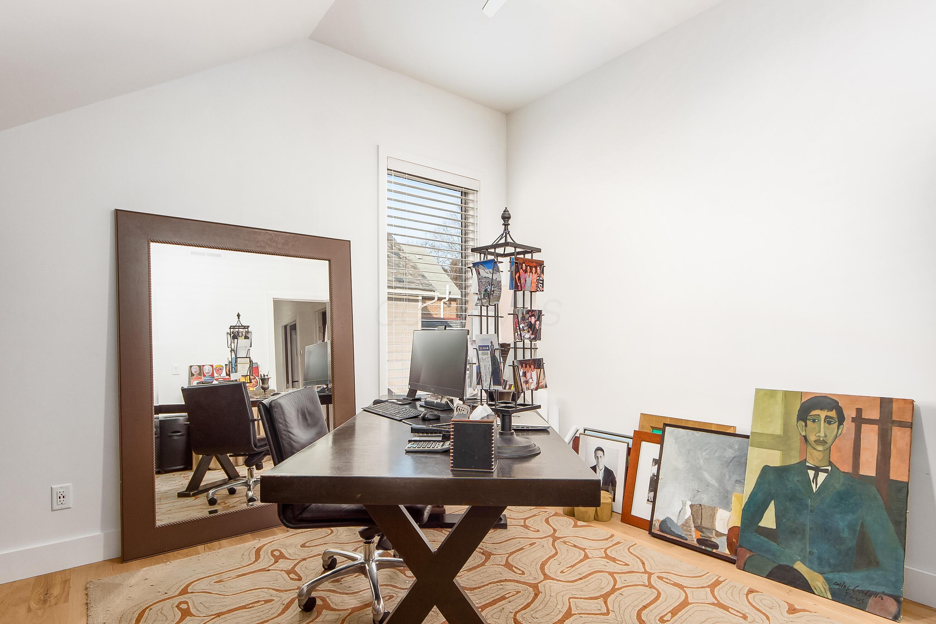 848 S Lazelle Street