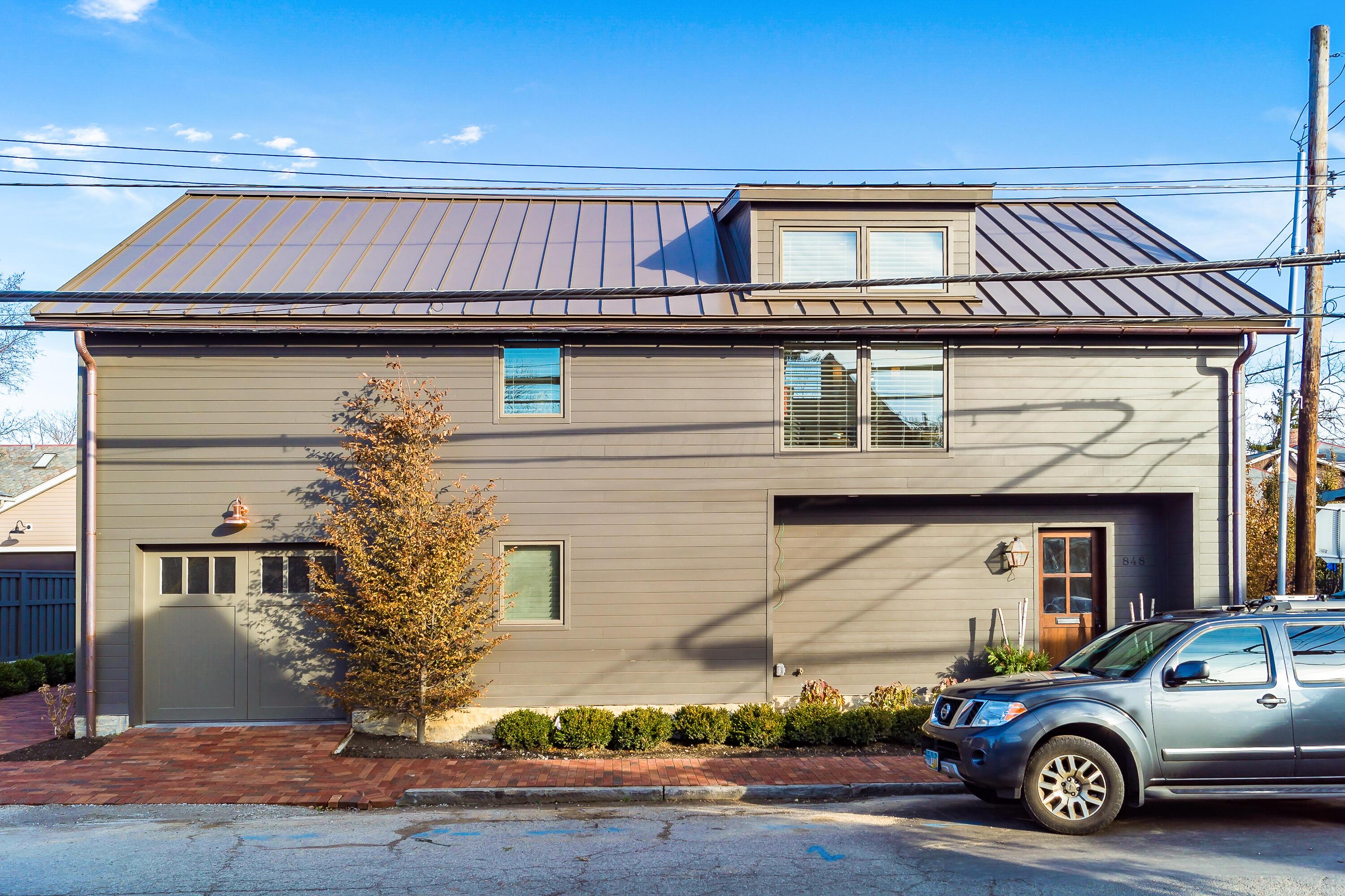 848 S Lazelle Street