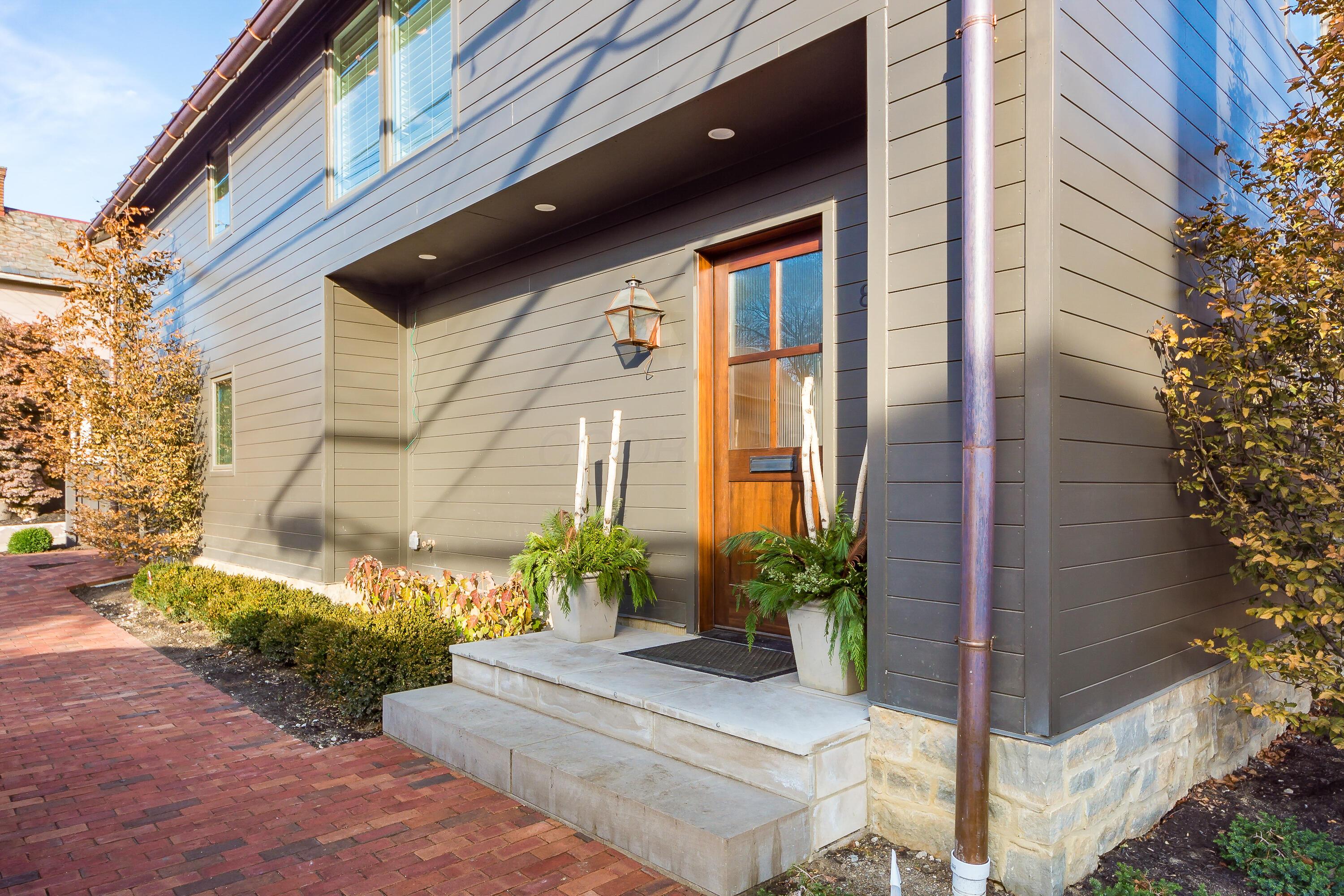 848 S Lazelle Street