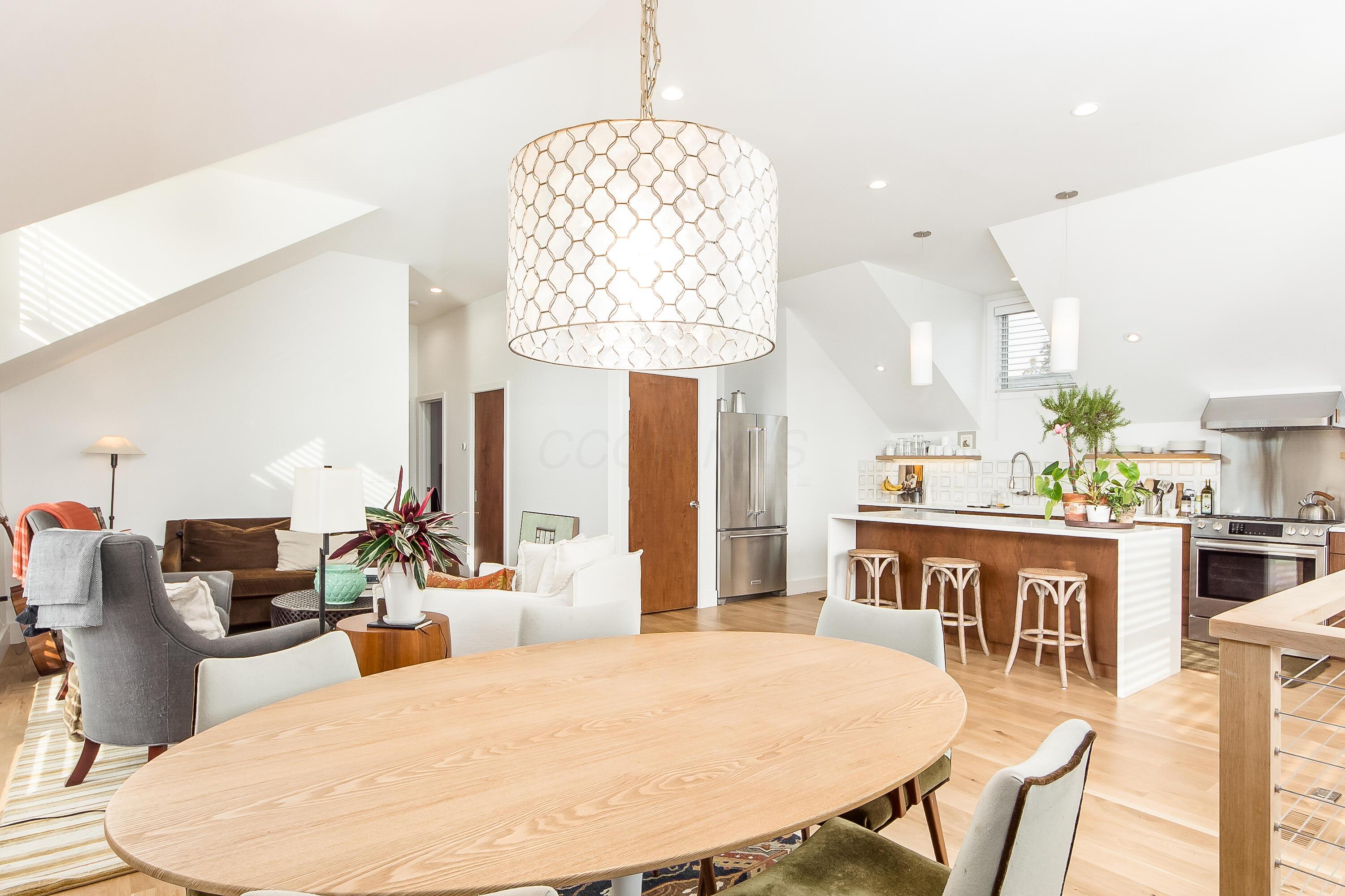 848 S Lazelle Street