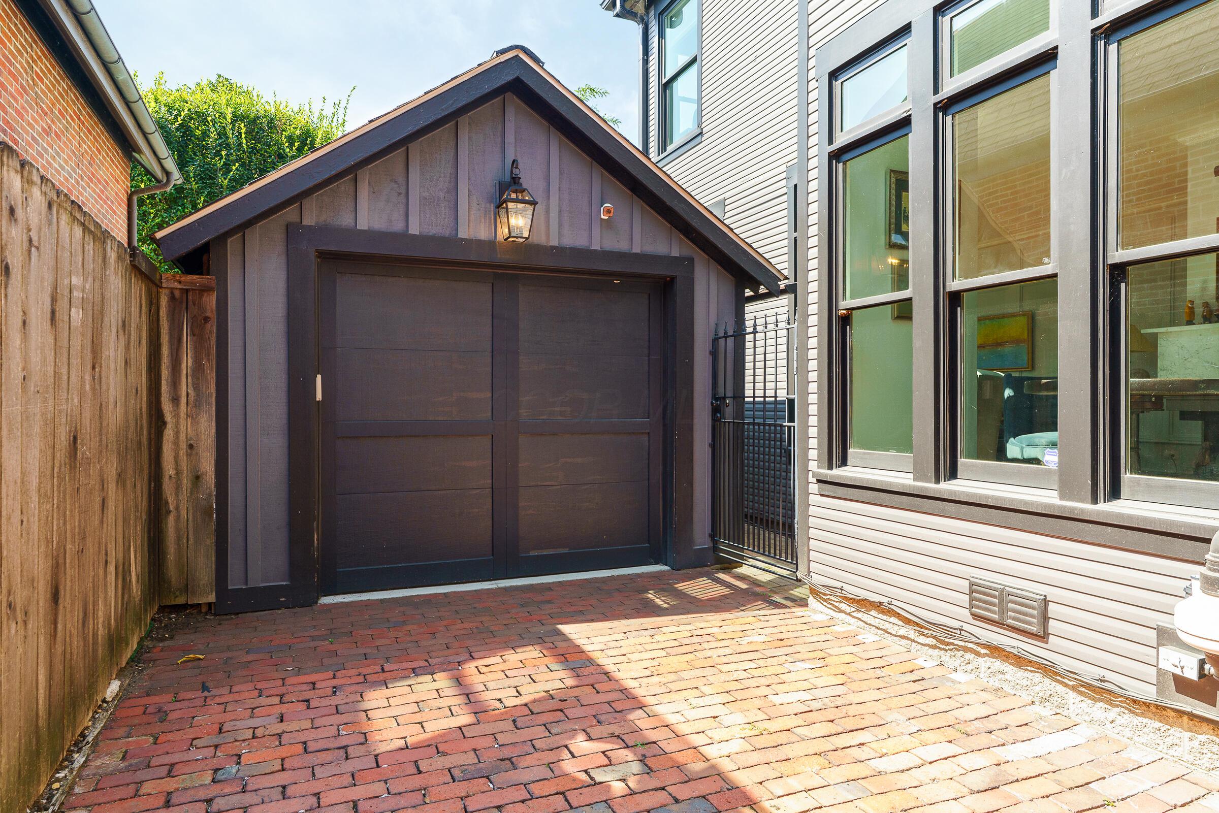 1023 City Park Avenue