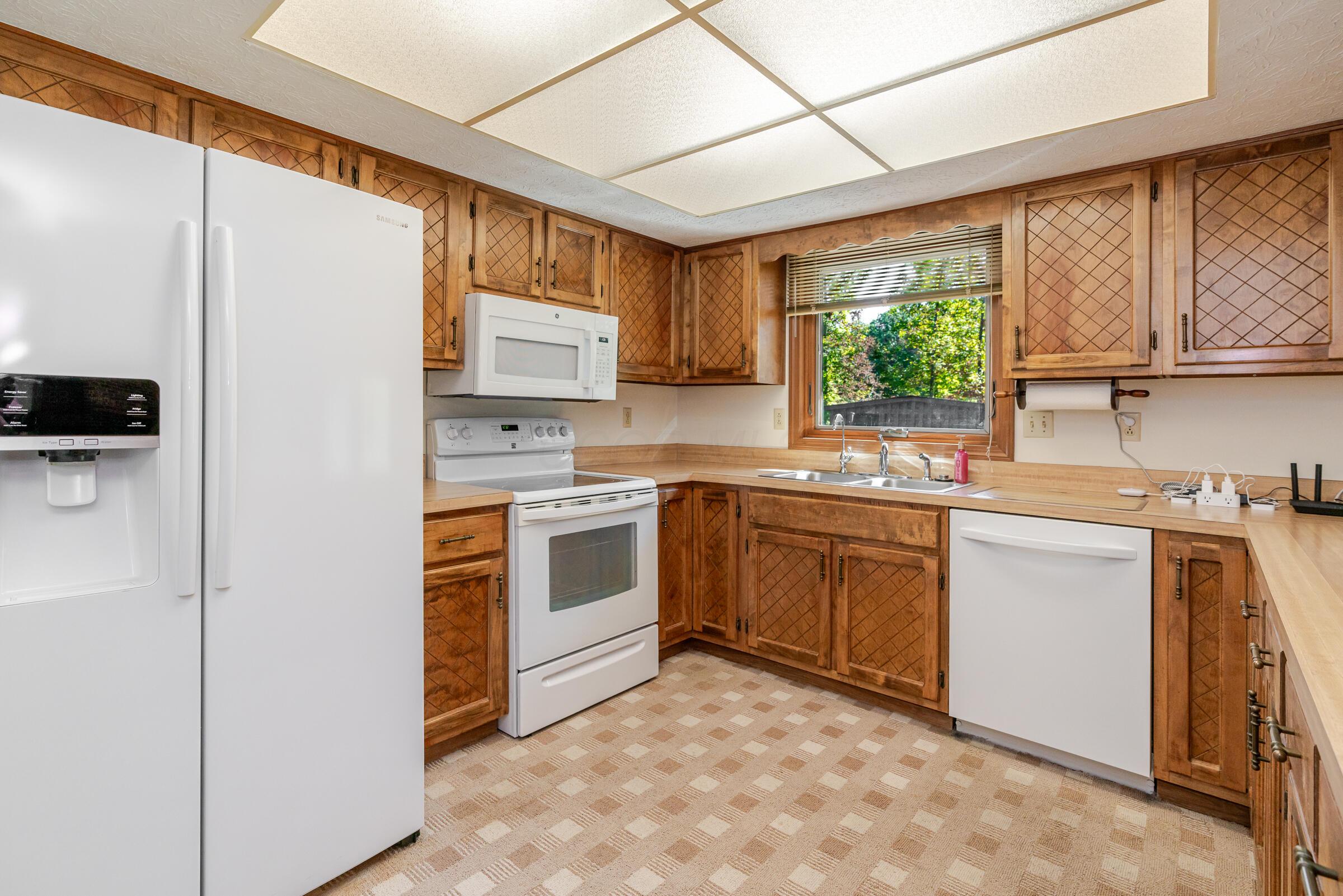 6611 Lake Of The Woods Point