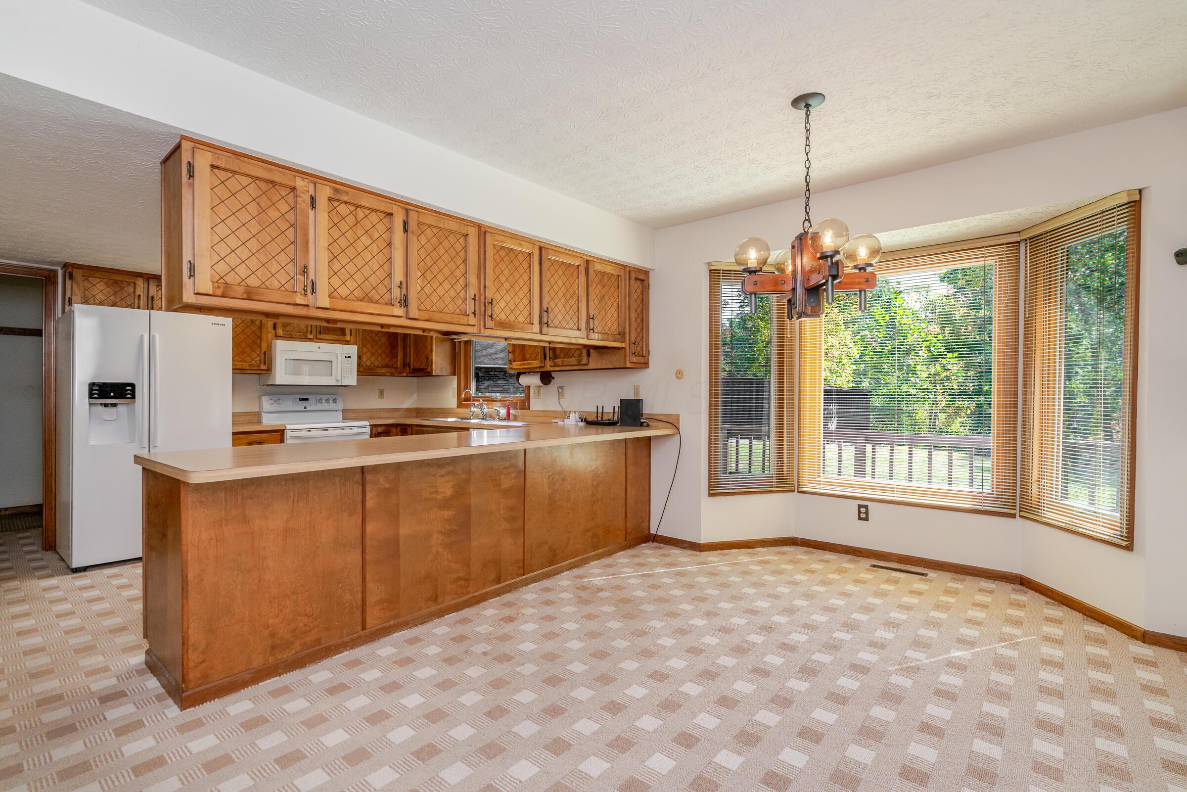 6611 Lake Of The Woods Point