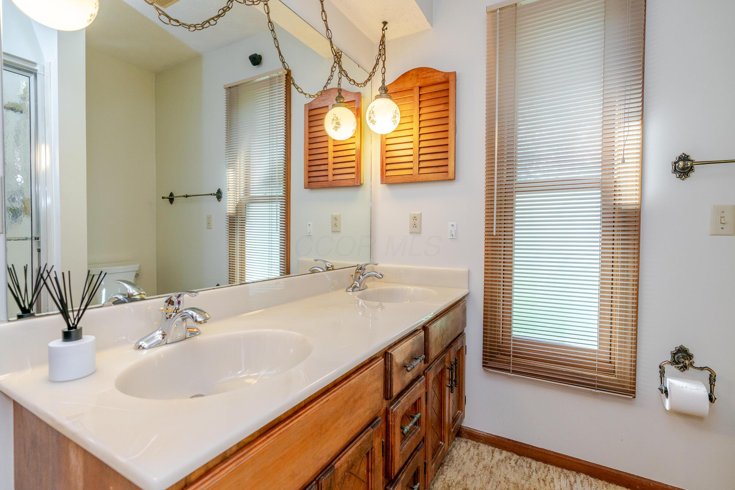 6611 Lake Of The Woods Point