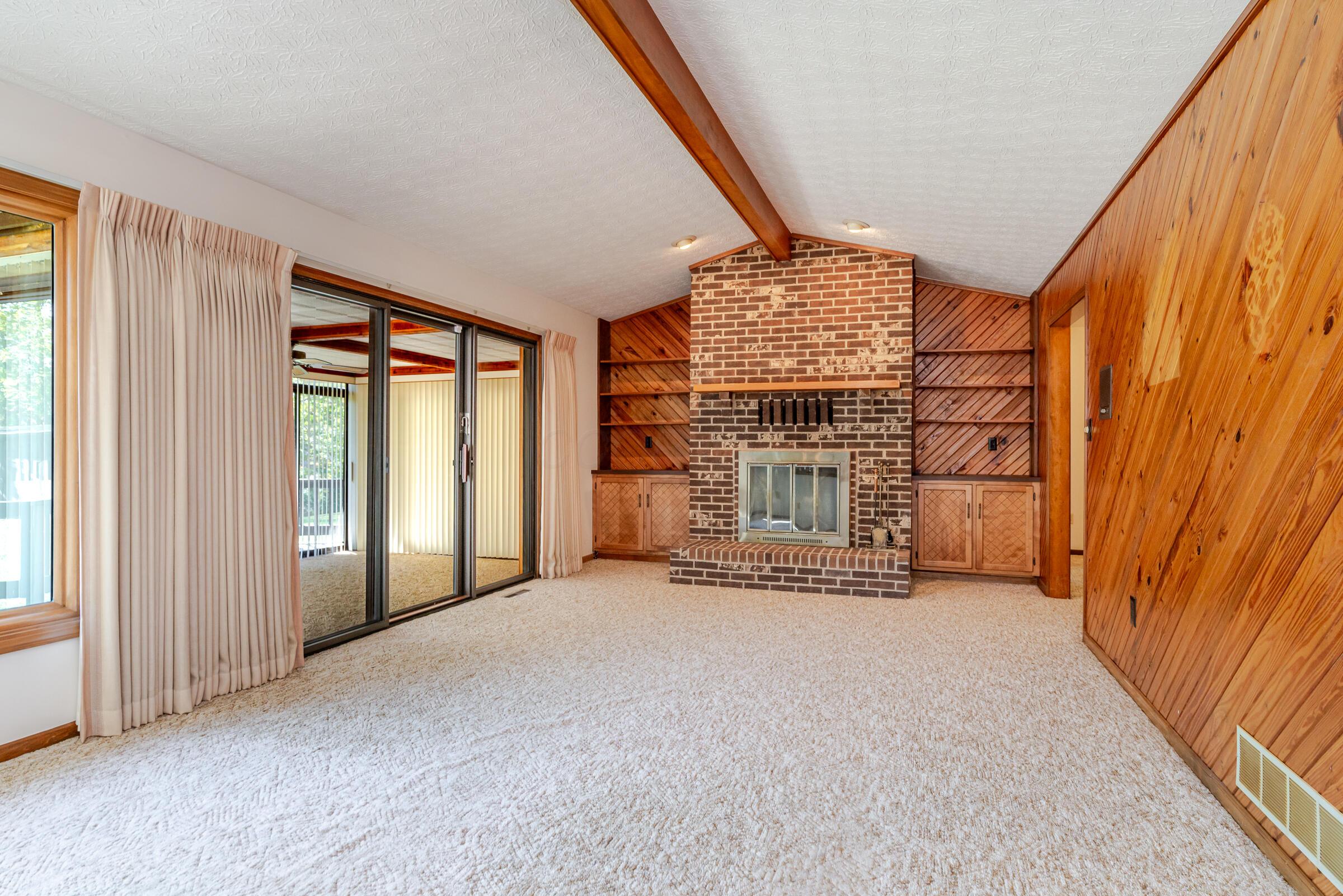 6611 Lake Of The Woods Point