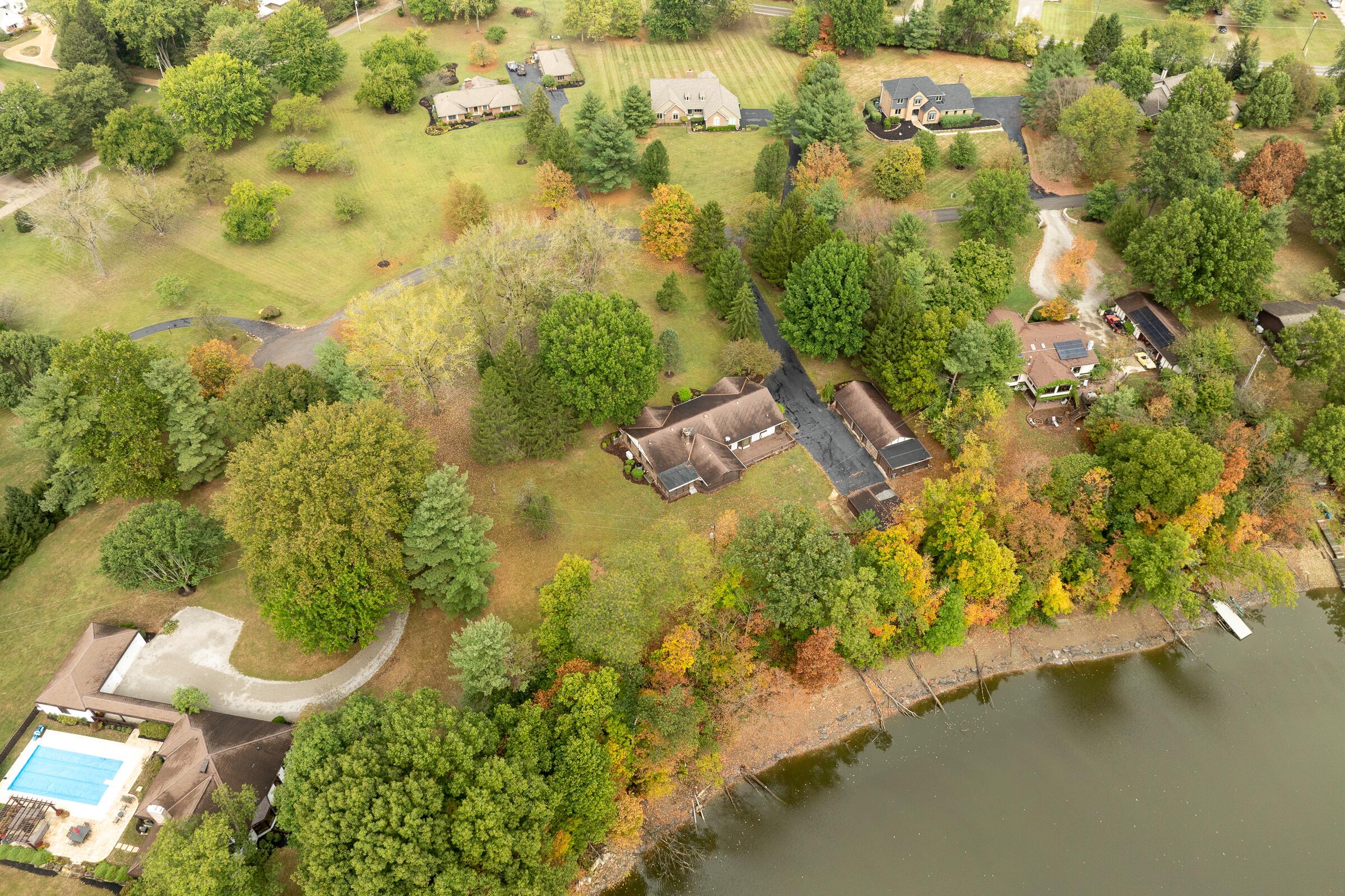 6611 Lake Of The Woods Point