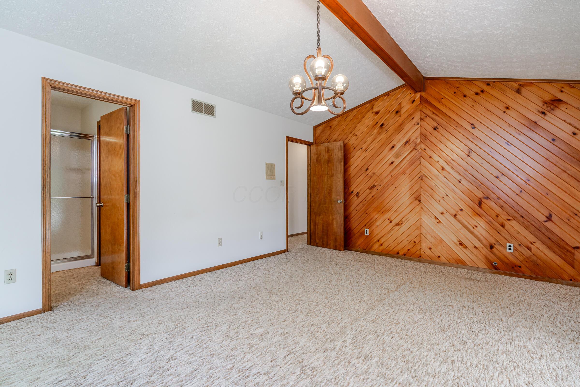 6611 Lake Of The Woods Point