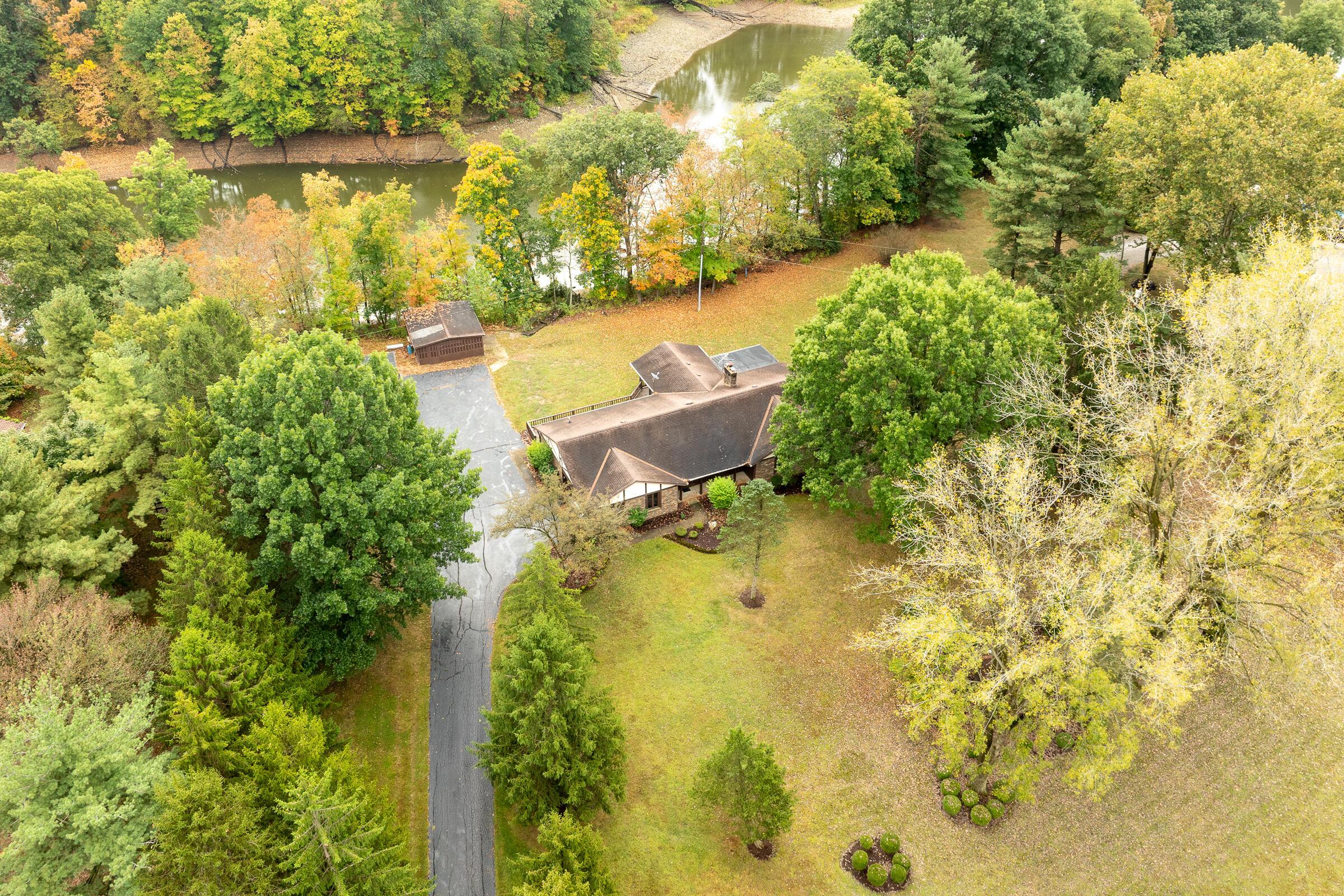 6611 Lake Of The Woods Point