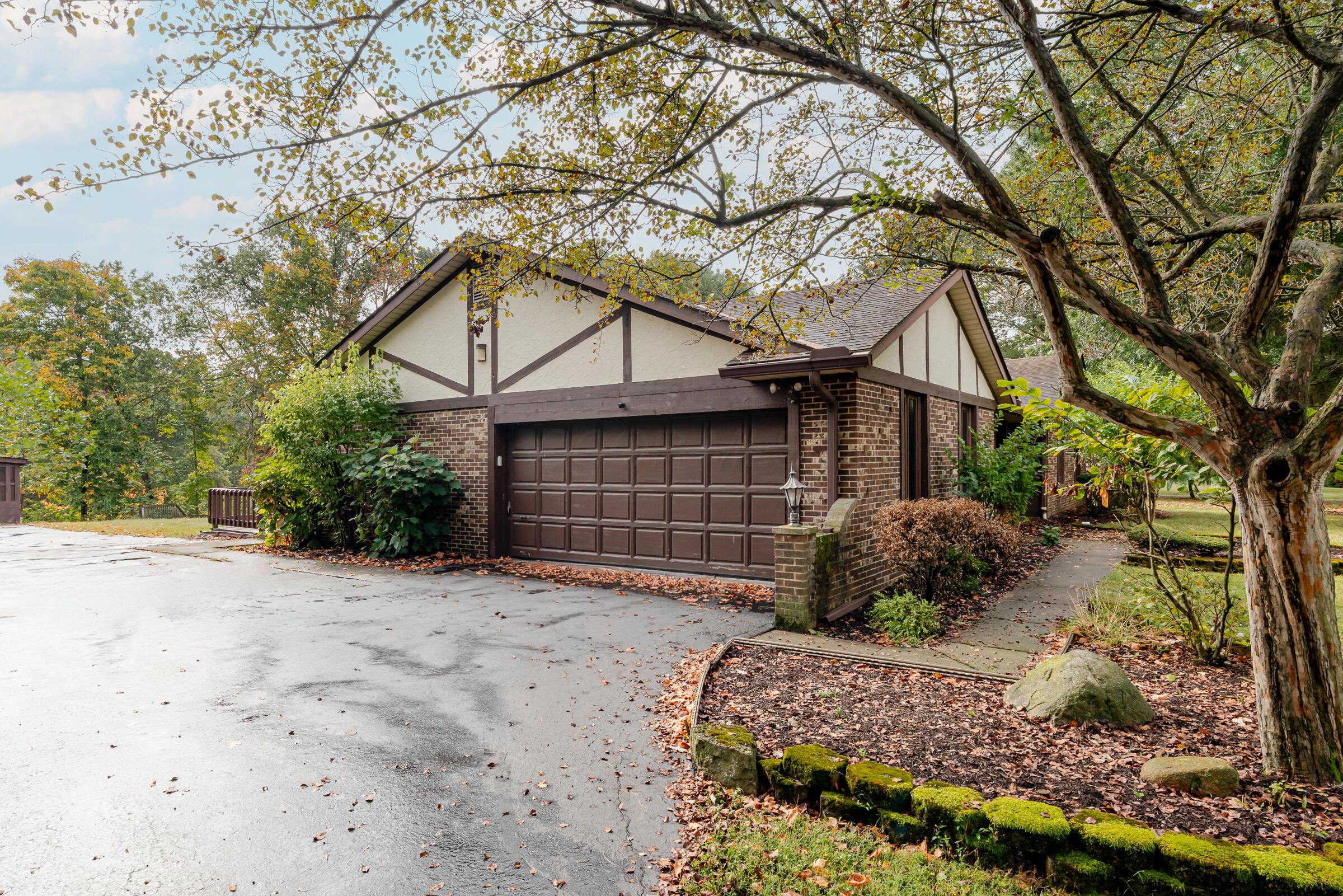 6611 Lake Of The Woods Point