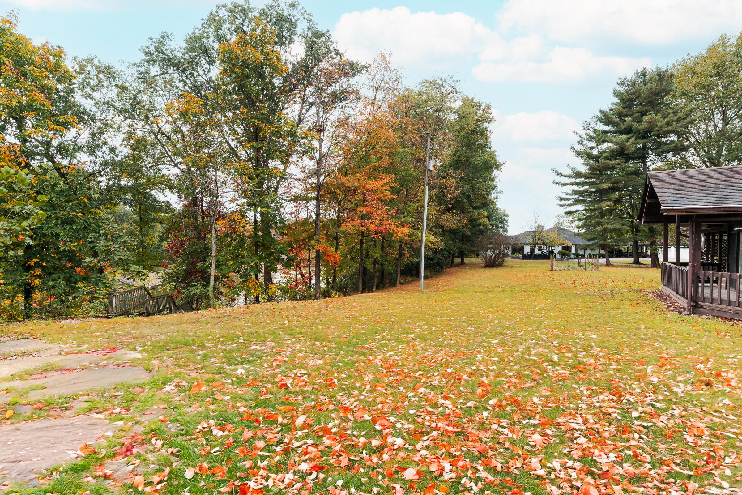 6611 Lake Of The Woods Point