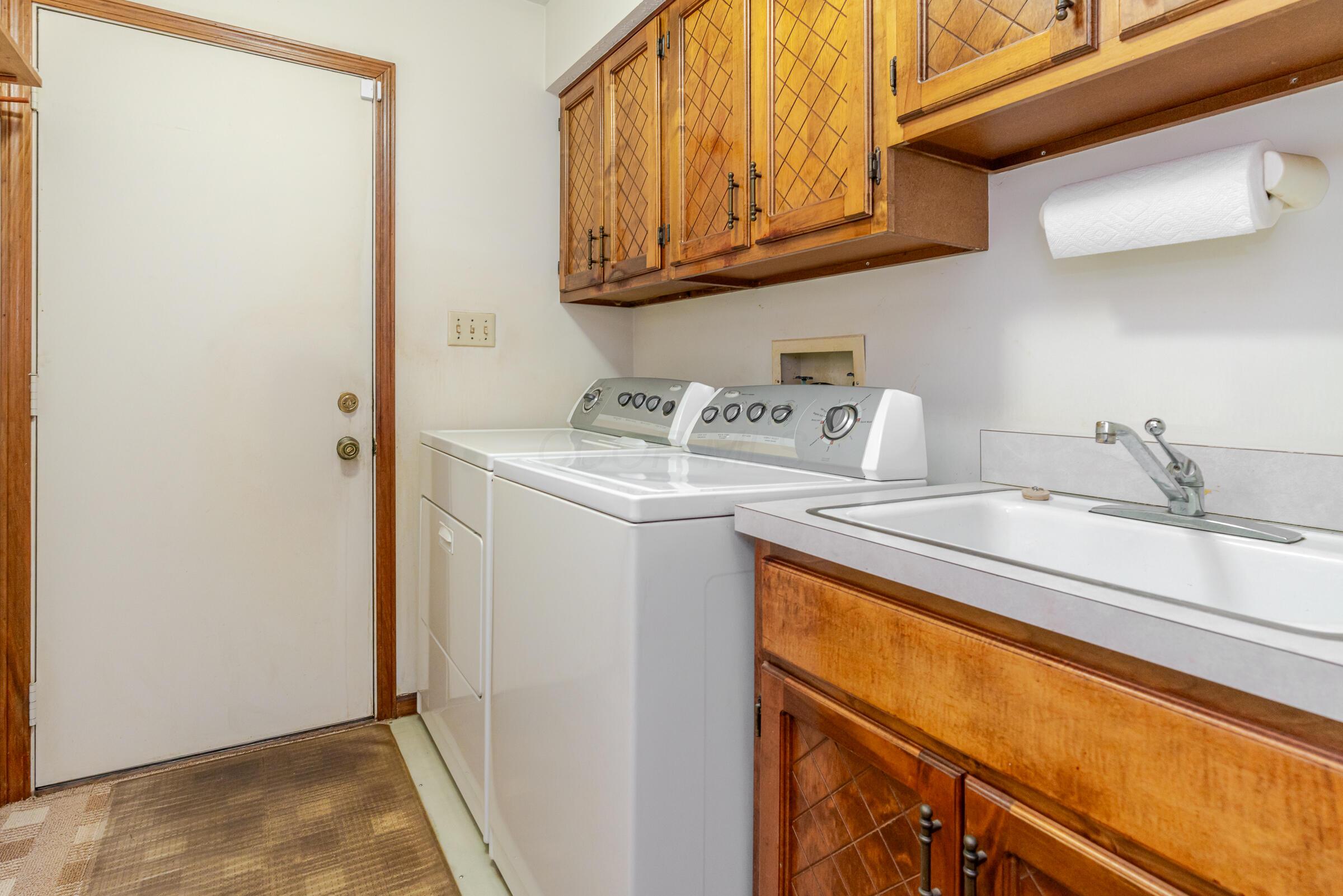 6611 Lake Of The Woods Point