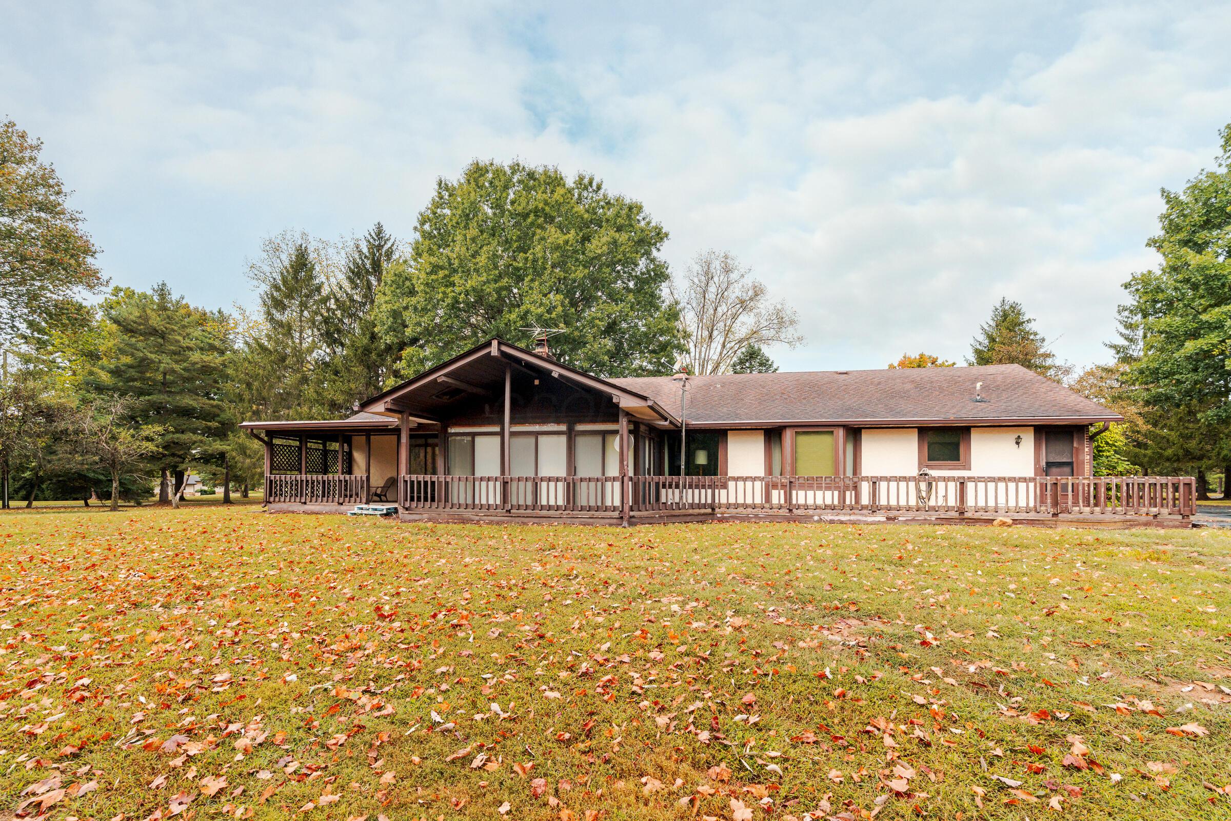 6611 Lake Of The Woods Point