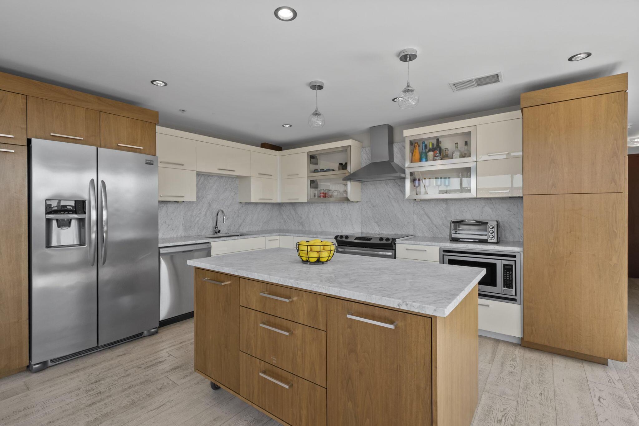 367 Auden Avenue, 302