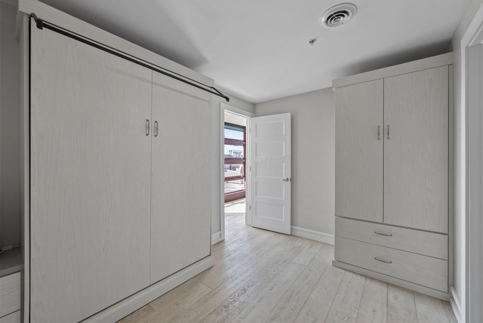 367 Auden Avenue, 302